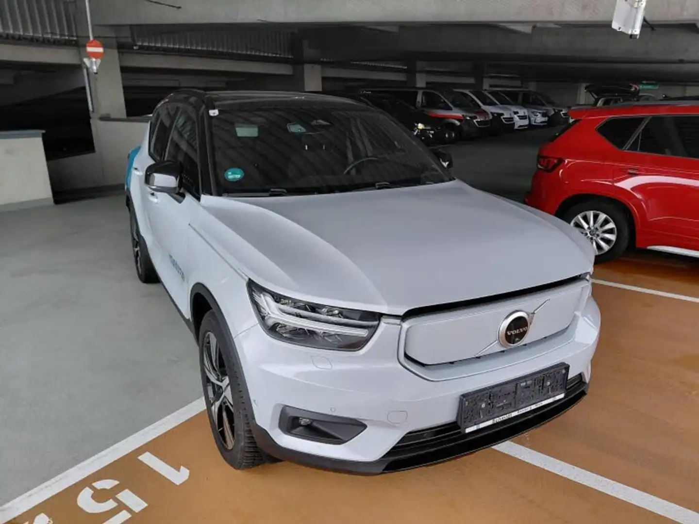 Volvo XC40 Recharge Pure Electric 78kWh Recharge Twin Pro Argent - 1