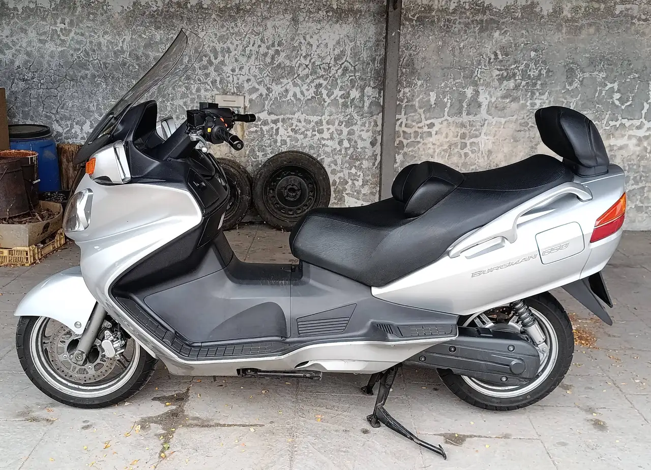 Suzuki Burgman 650