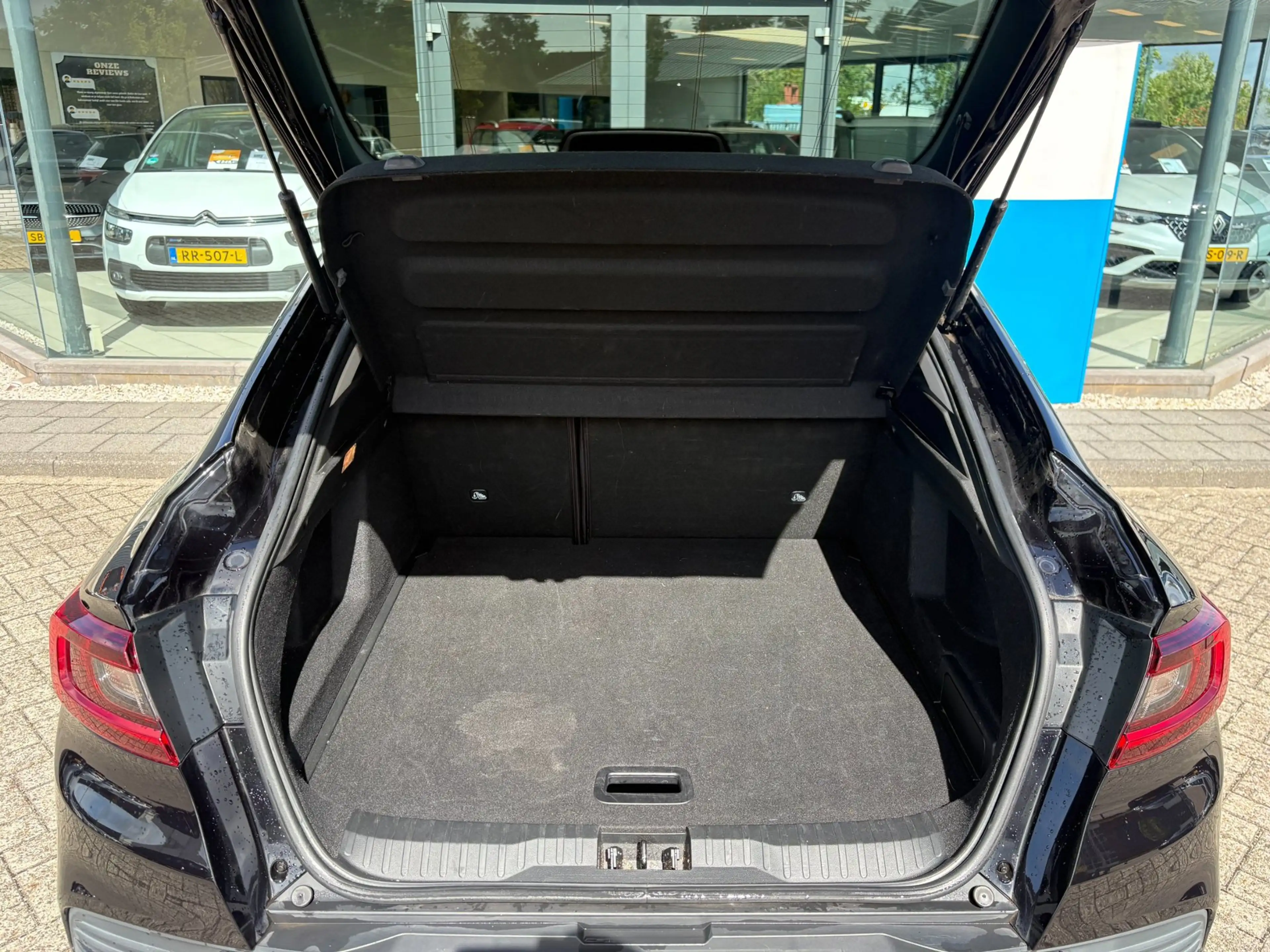 Renault Arkana 1.6 E-Tech Hybrid 145 Intens — photo 23