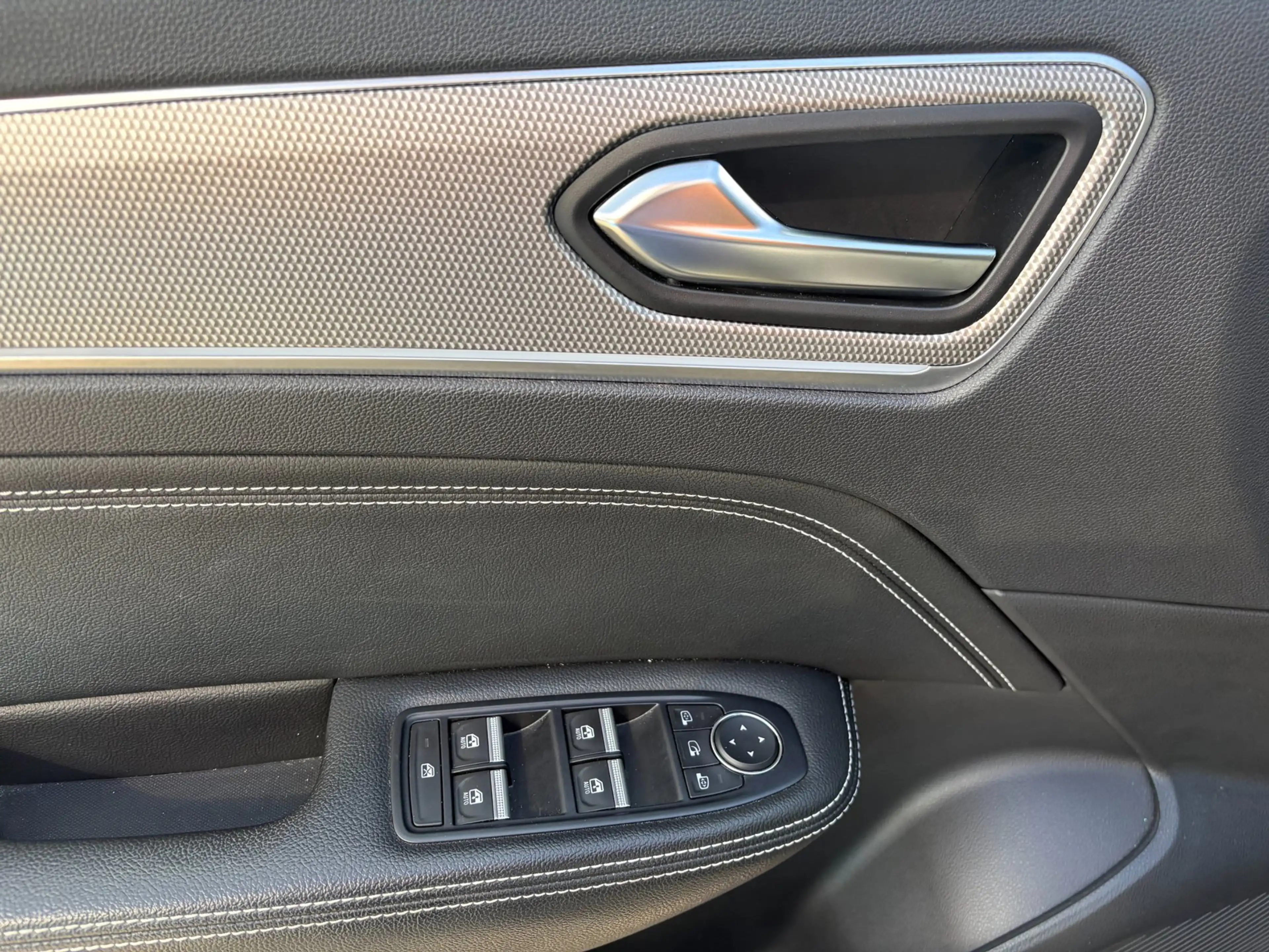 Renault Arkana 1.6 E-Tech Hybrid 145 Intens — photo 14
