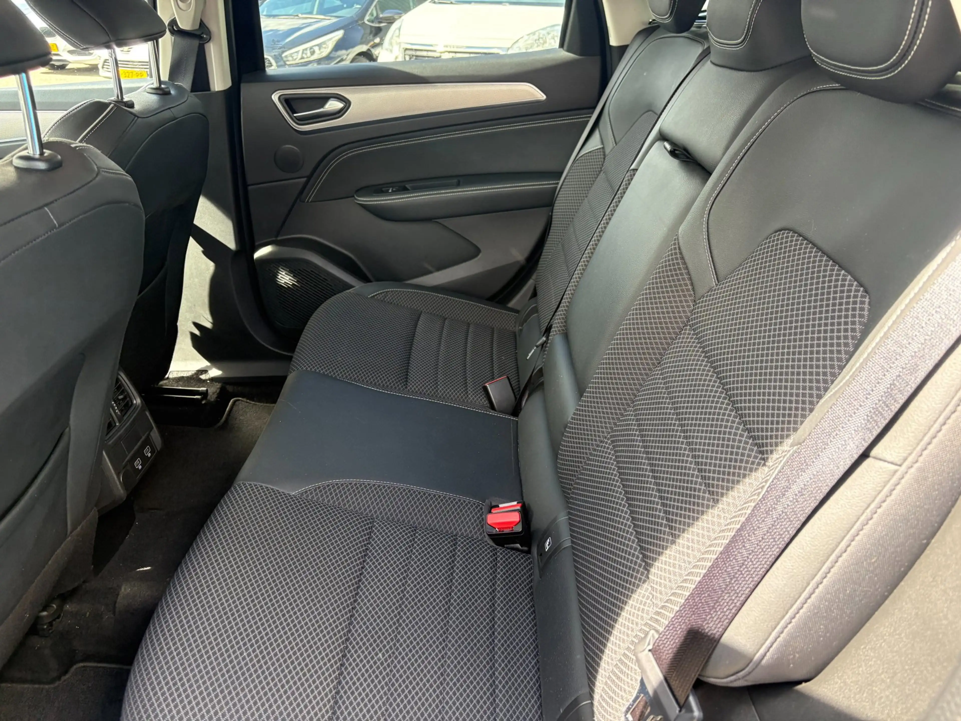 Renault Arkana 1.6 E-Tech Hybrid 145 Intens — photo 12
