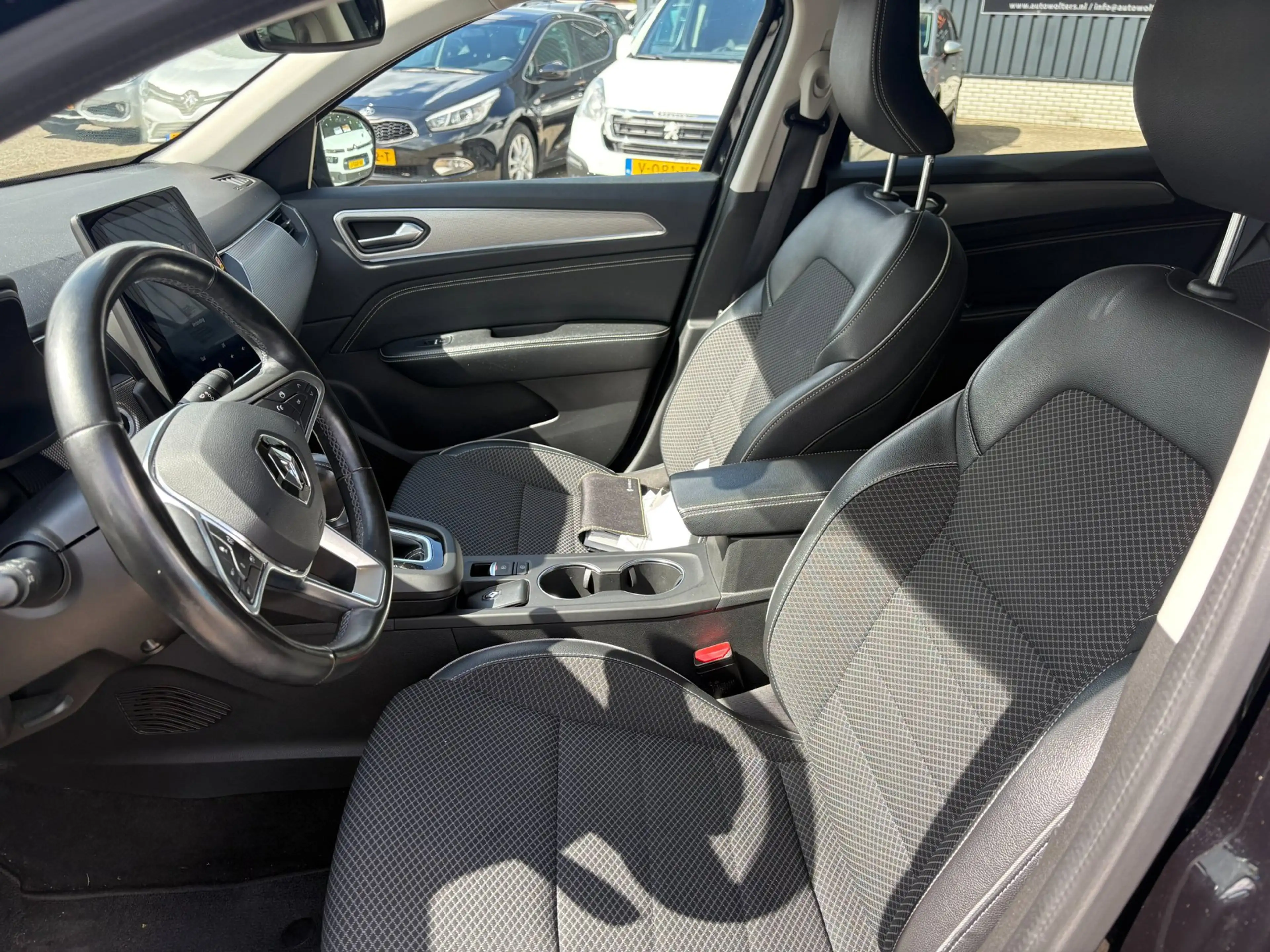 Renault Arkana 1.6 E-Tech Hybrid 145 Intens — photo 11