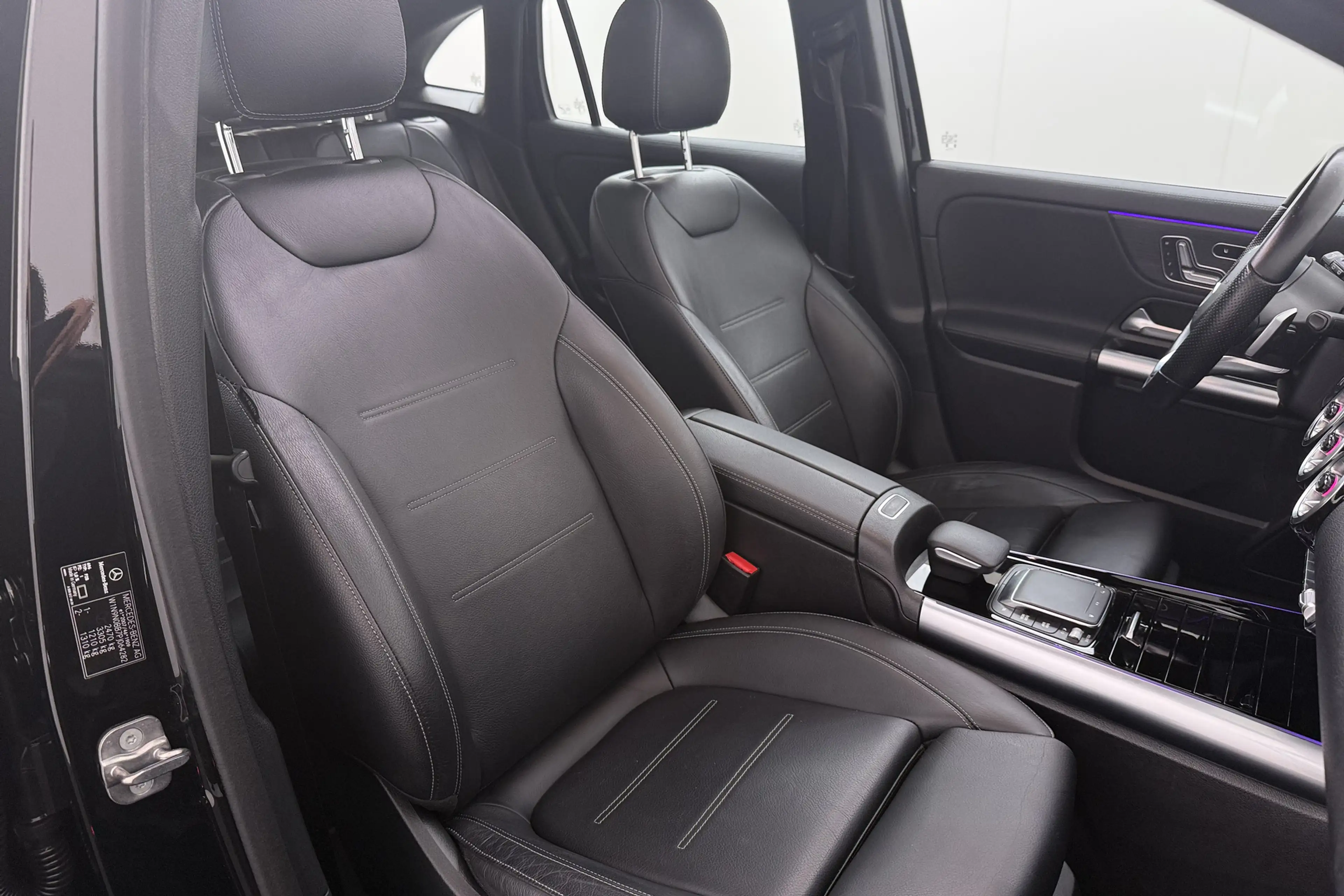 Mercedes-Benz EQA 250 AMG 67 kWh Pano-dak Leder Camera 19'LMV Memory   2 — photo 17