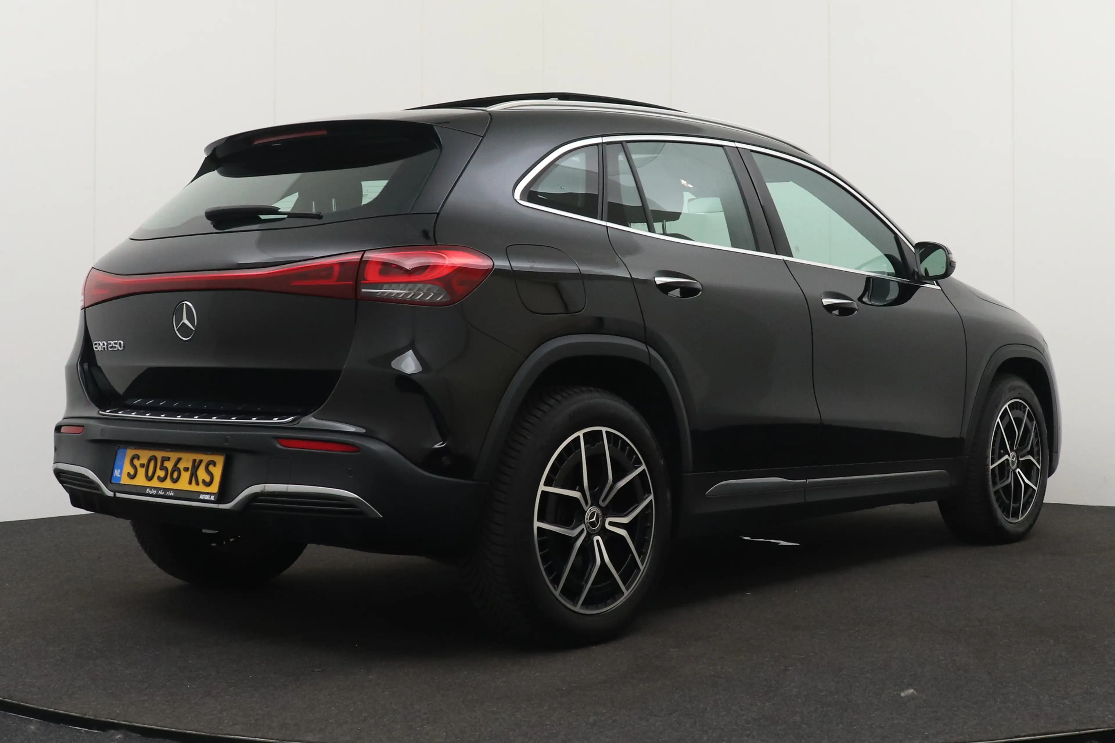 Mercedes-Benz EQA 250 AMG 67 kWh Pano-dak Leder Camera 19'LMV Memory   2 — photo 3