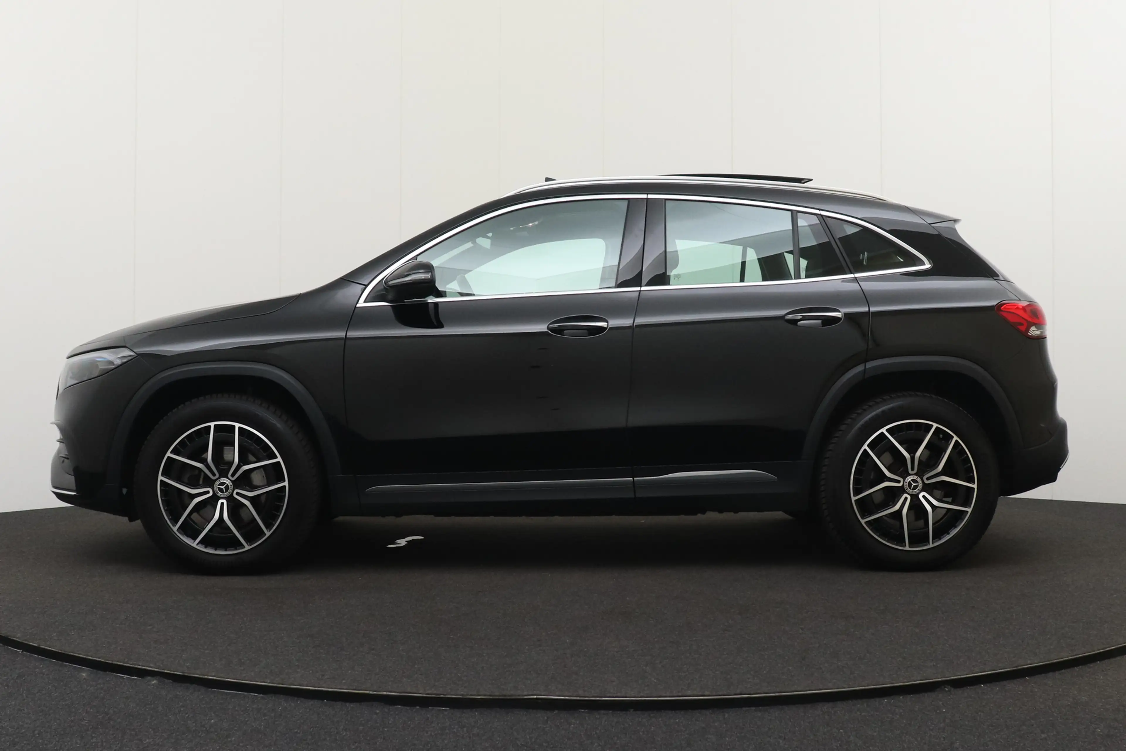 Mercedes-Benz EQA 250 AMG 67 kWh Pano-dak Leder Camera 19'LMV Memory   2 — photo 6