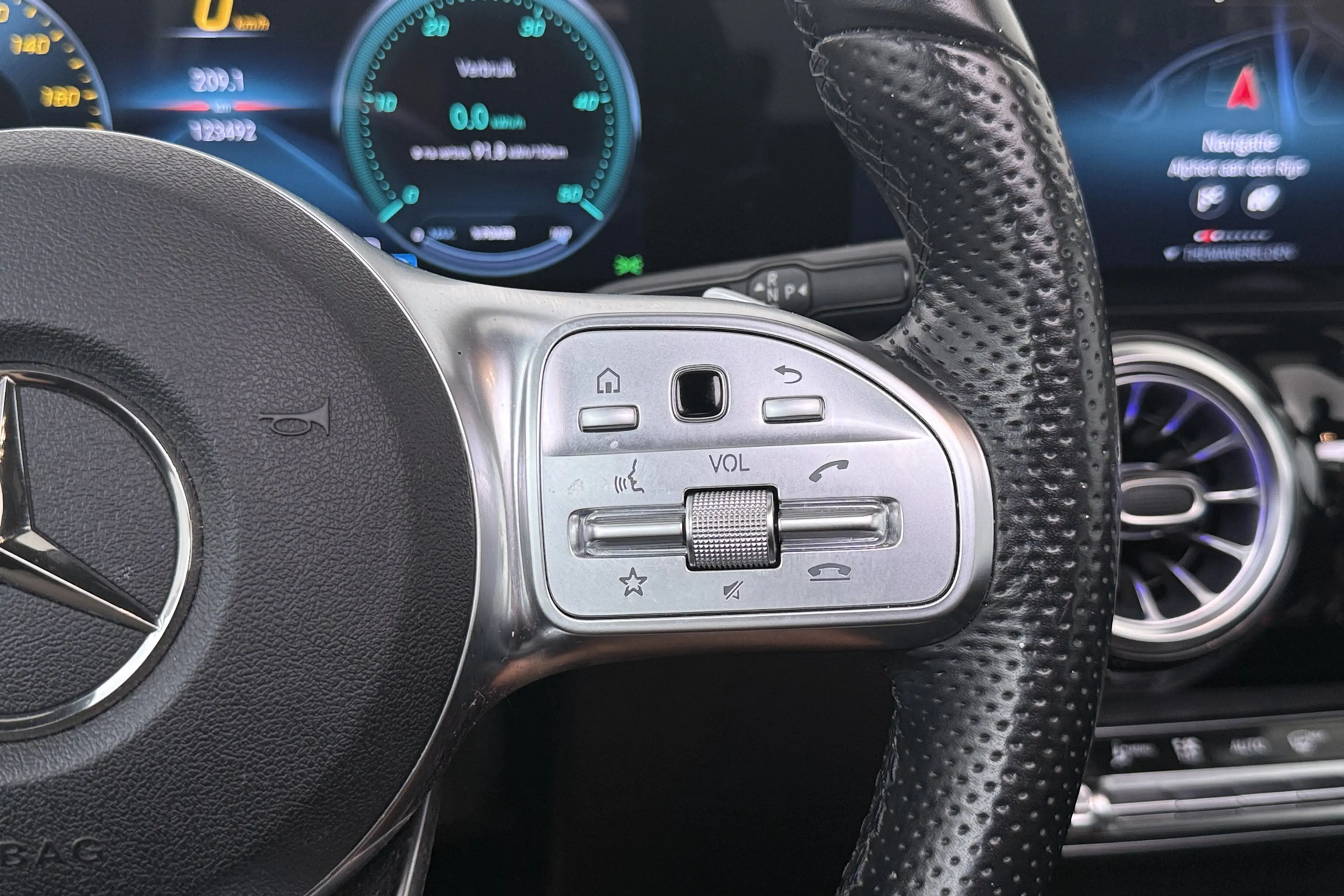 Mercedes-Benz EQA 250 AMG 67 kWh Pano-dak Leder Camera 19'LMV Memory   2 — photo 24