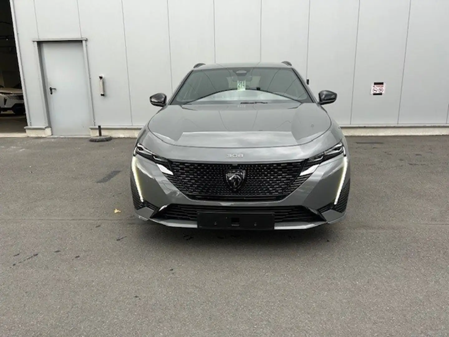 Peugeot 308 SW Hybrid 136 e-DCS6 GT Gris - 2