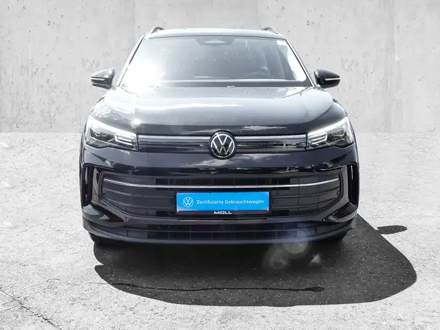 Volkswagen Tiguan view 5