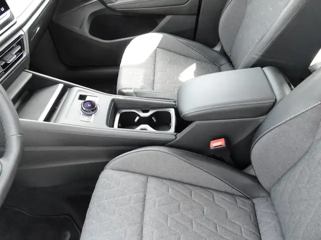 Volkswagen Tiguan view 15