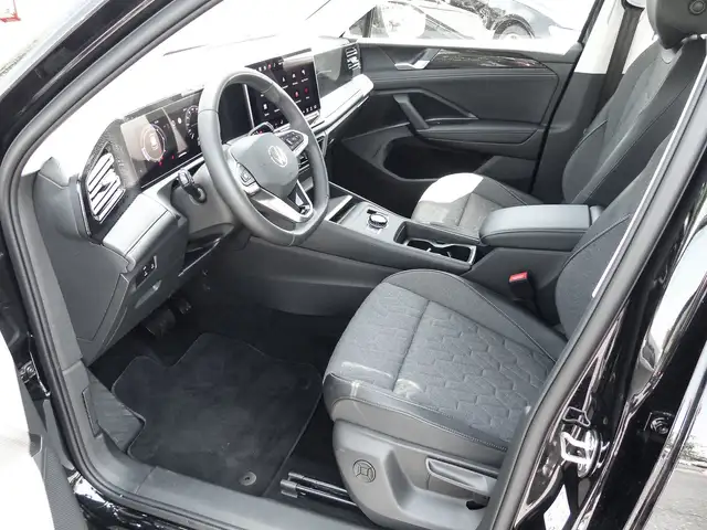 Volkswagen Tiguan view 16