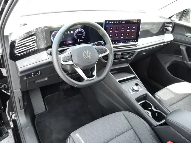 Volkswagen Tiguan view 9