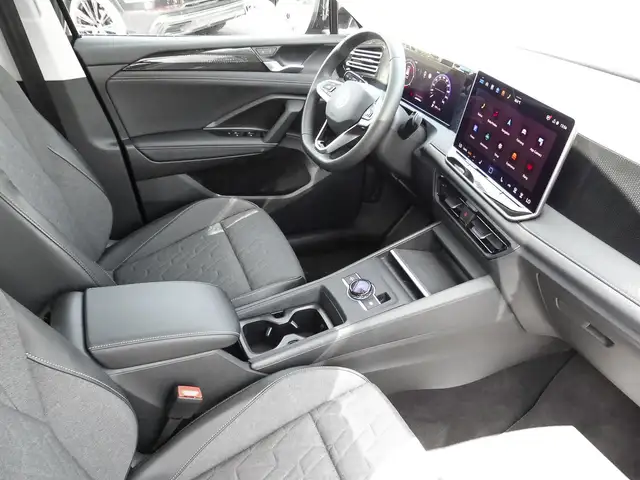 Volkswagen Tiguan view 8