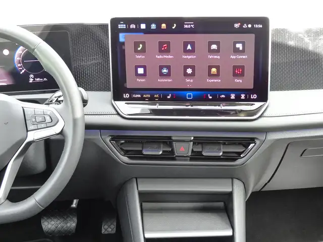 Volkswagen Tiguan view 11
