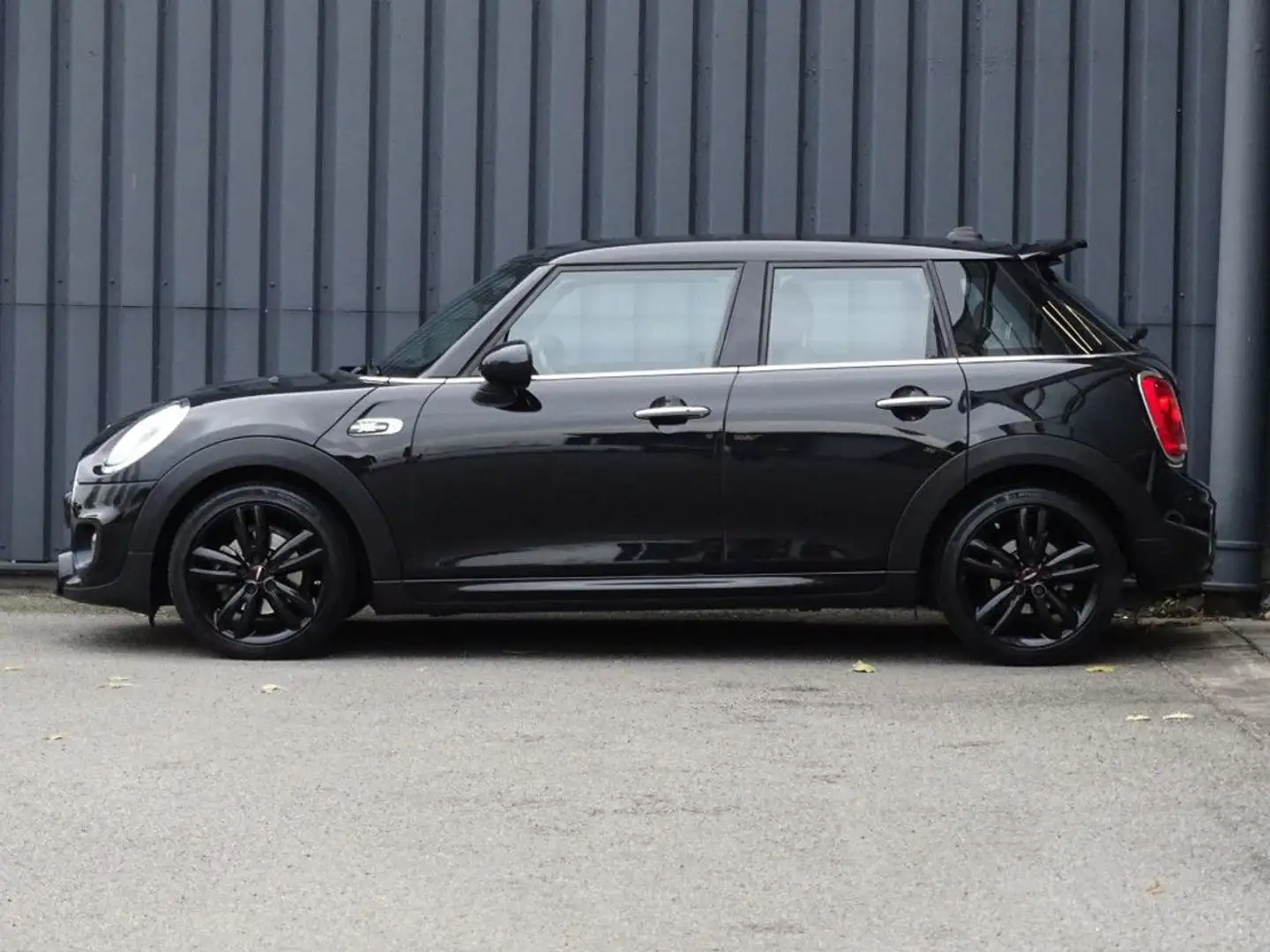MINI Cooper Mini 1.5 Serious Business Automaat | JCW Pack | Ki Nero - 2