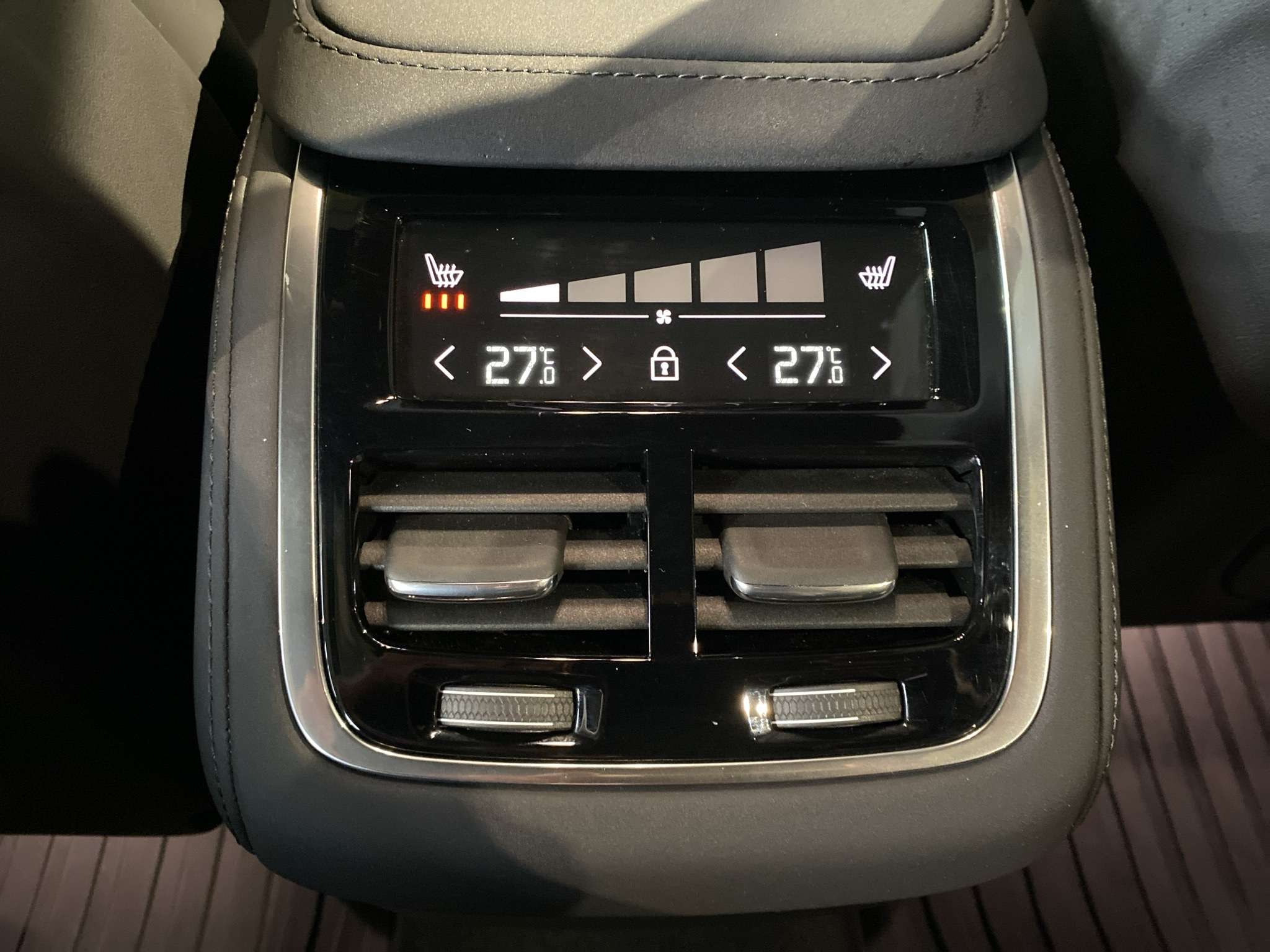 2026 Volvo XC90 B6 AWD Ultra Bright Theme 7-Seater thumb 19