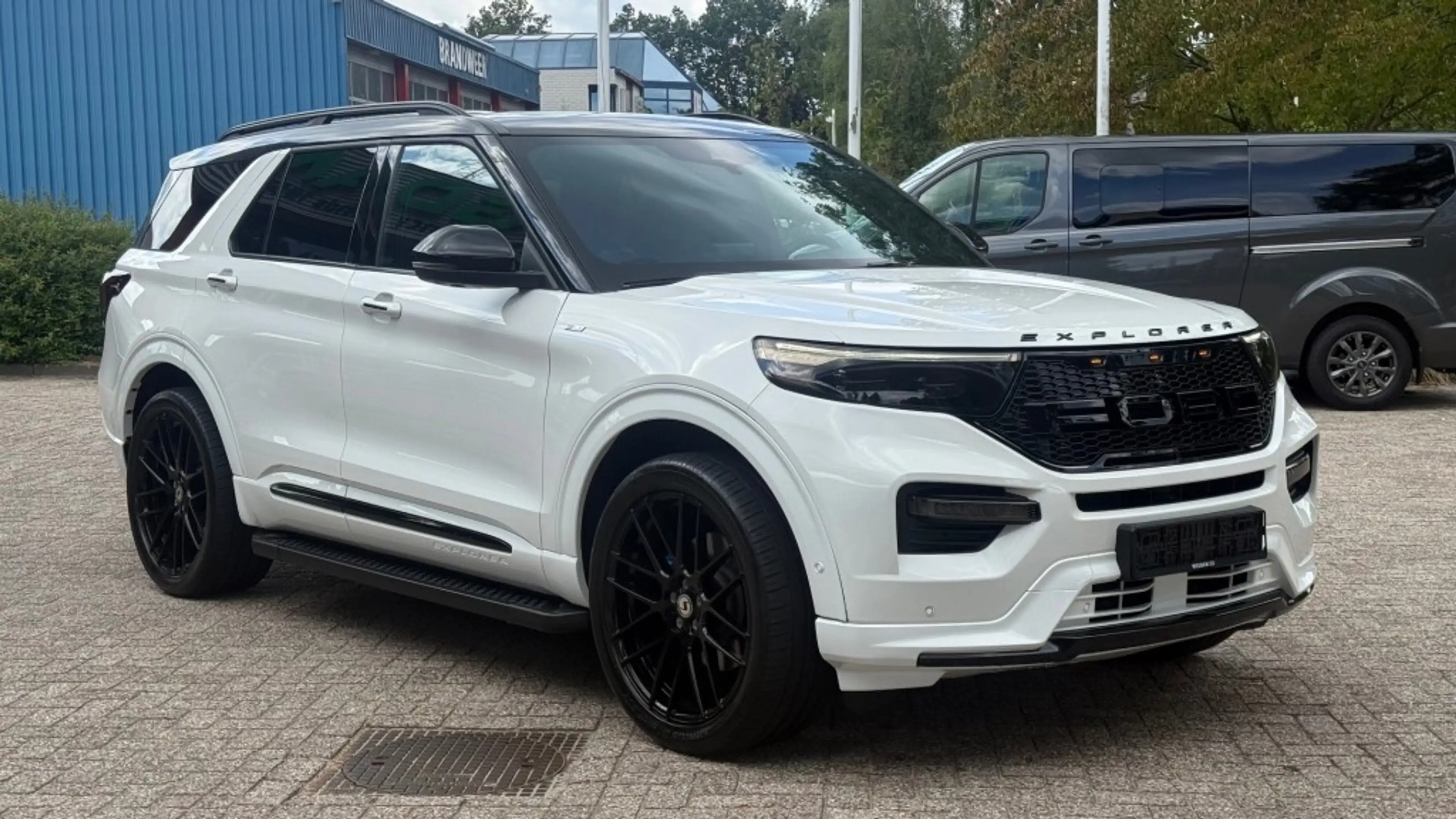 Ford Explorer 3.0 V6 EB PHEV ST-LINE / FULL WHITE EDITION / 20in — photo 17