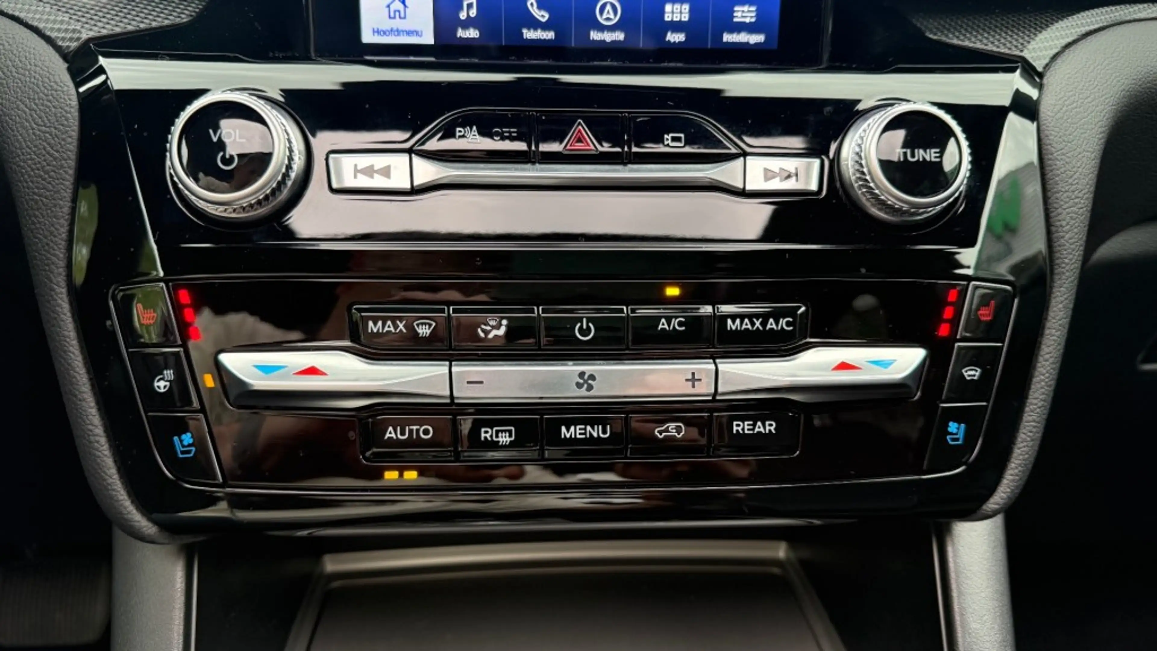 Ford Explorer 3.0 V6 EB PHEV ST-LINE / FULL WHITE EDITION / 20in — photo 29