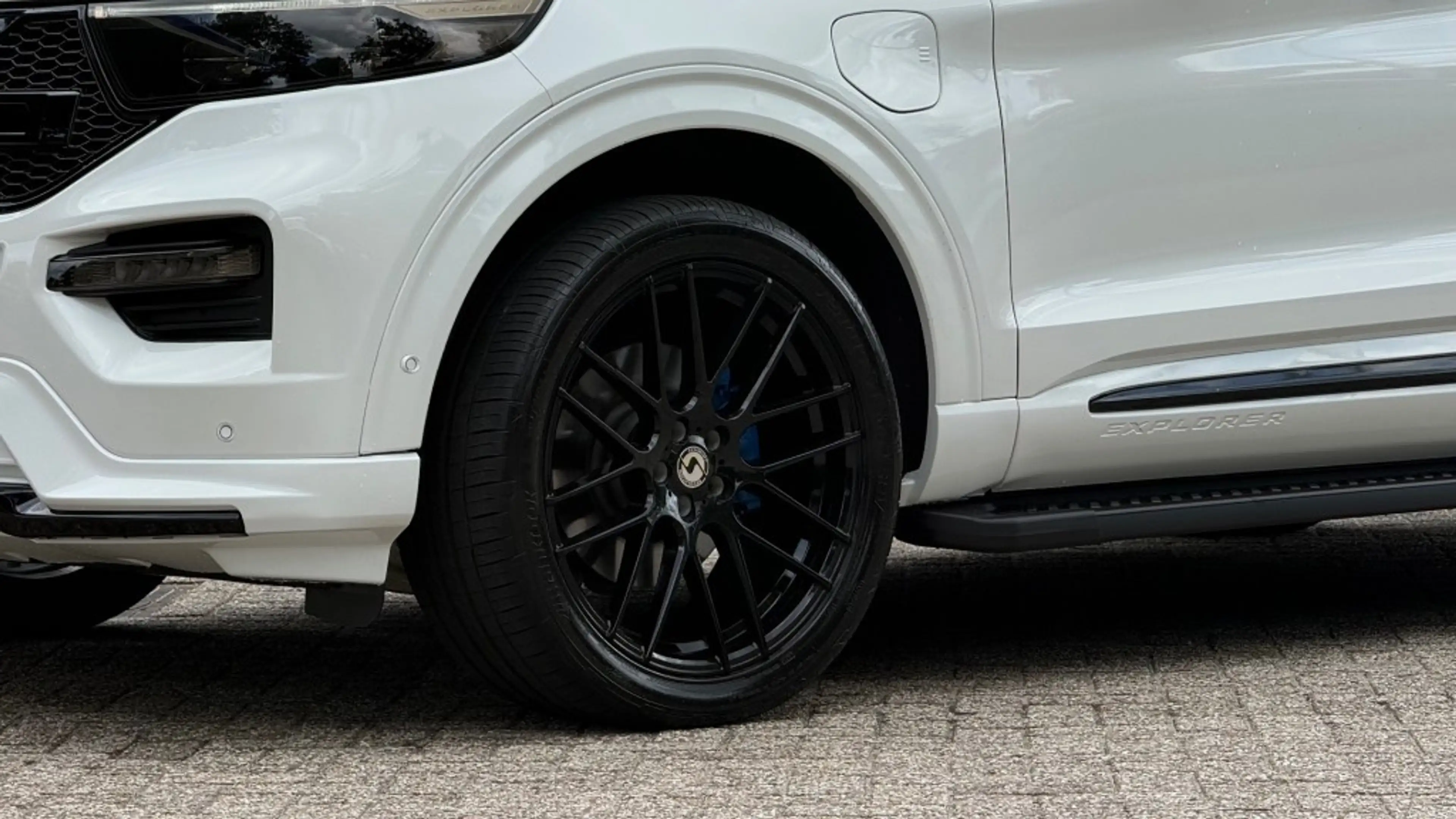 Ford Explorer 3.0 V6 EB PHEV ST-LINE / FULL WHITE EDITION / 20in — photo 26