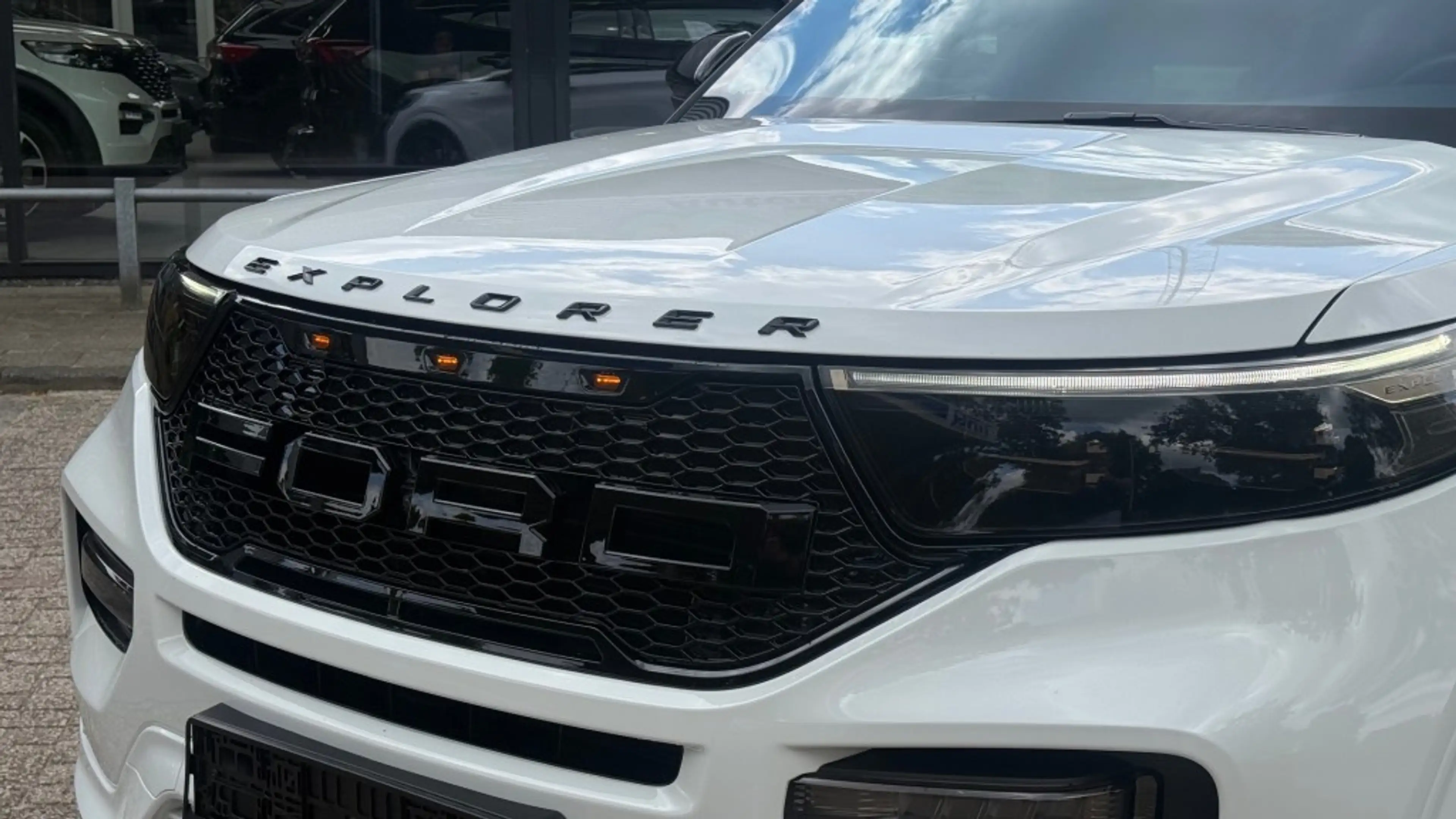 Ford Explorer 3.0 V6 EB PHEV ST-LINE / FULL WHITE EDITION / 20in — photo 21