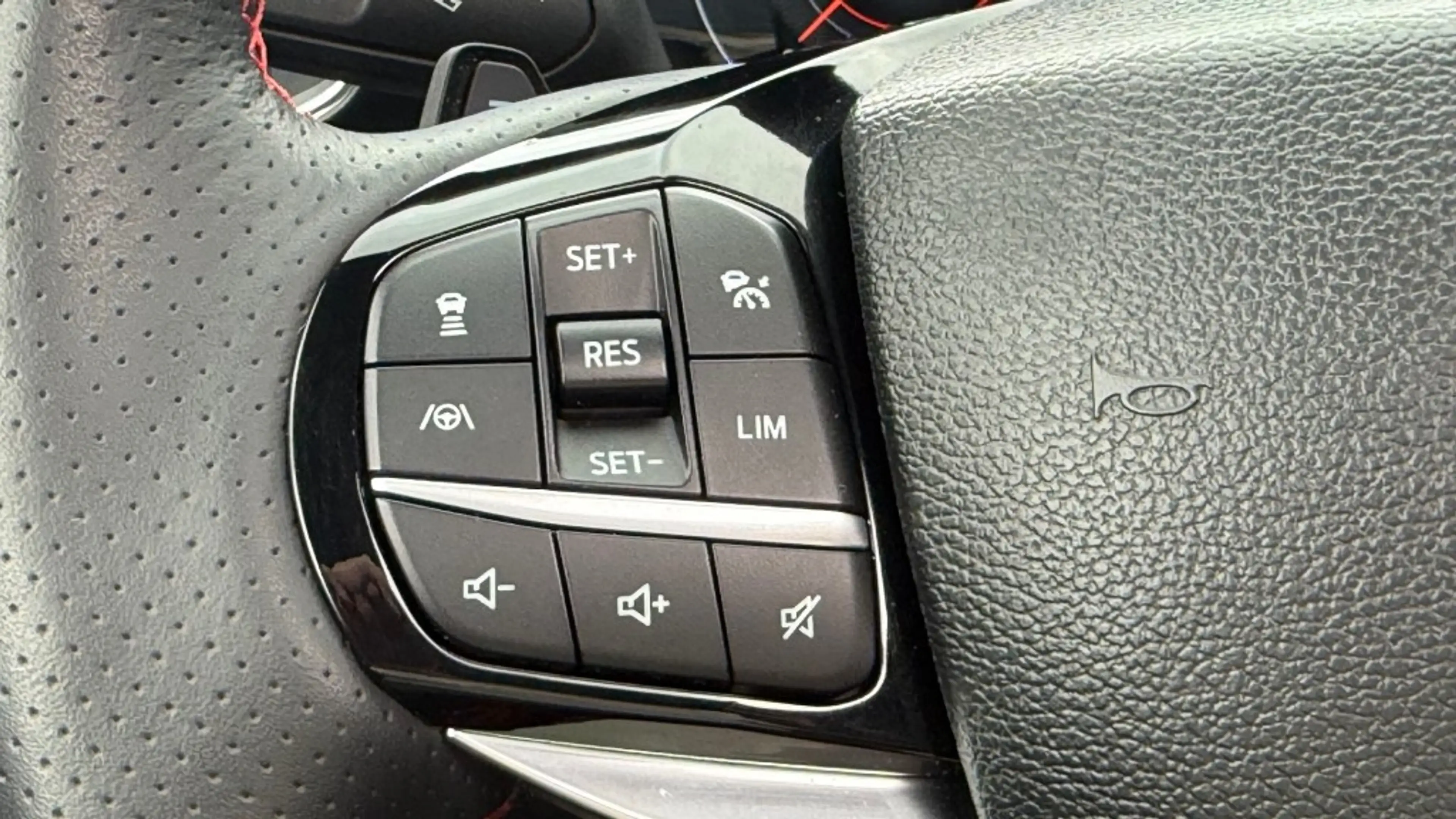 Ford Explorer 3.0 V6 EB PHEV ST-LINE / FULL WHITE EDITION / 20in — photo 13