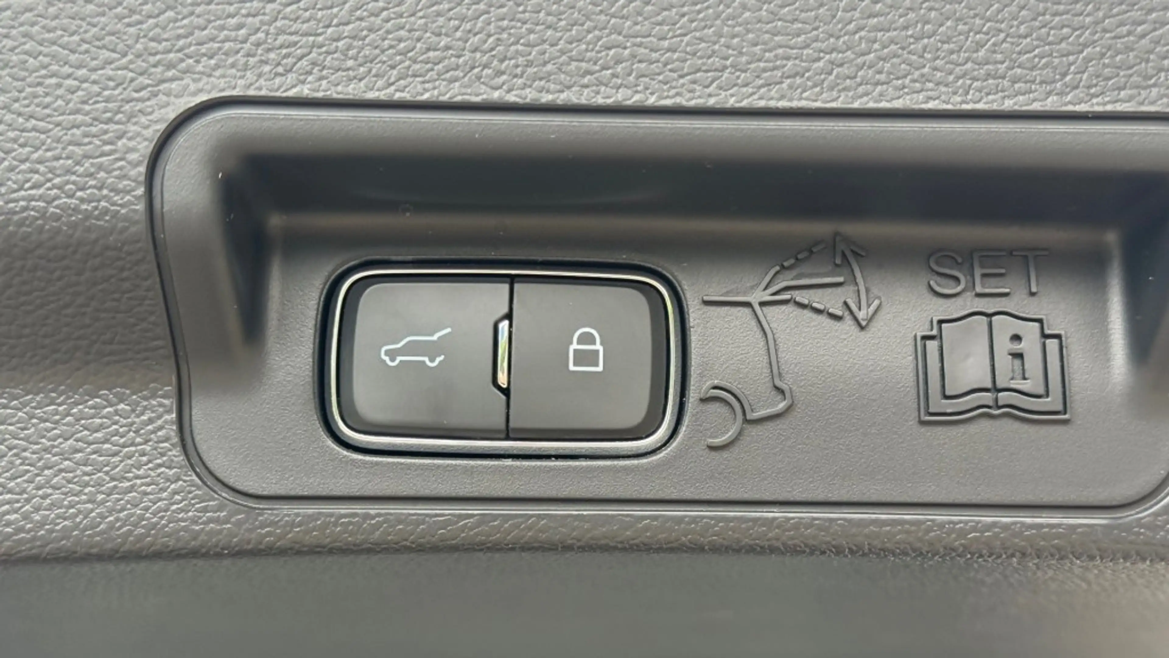Ford Explorer 3.0 V6 EB PHEV ST-LINE / FULL WHITE EDITION / 20in — photo 25