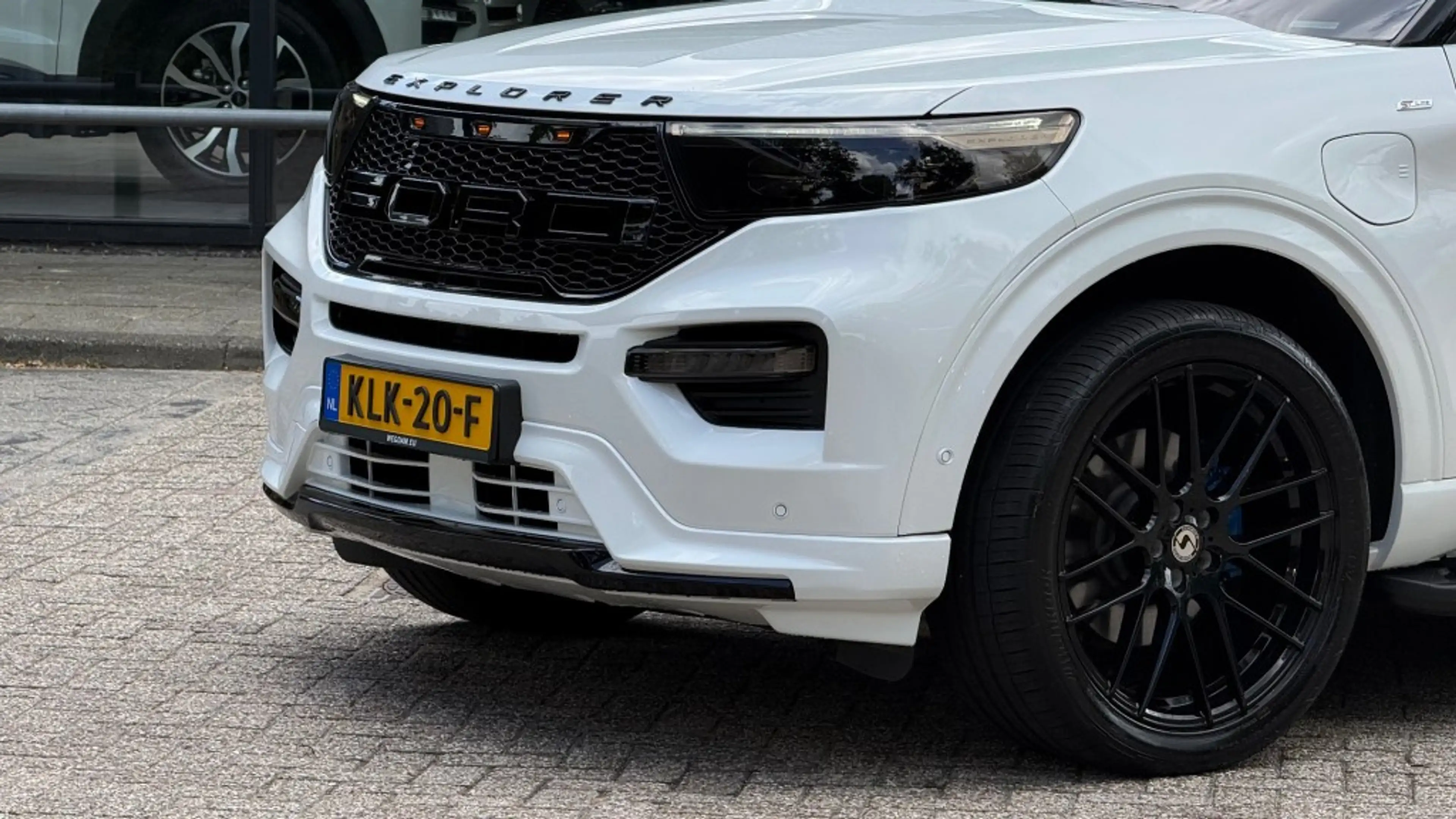 Ford Explorer 3.0 V6 EB PHEV ST-LINE / FULL WHITE EDITION / 20in — photo 16