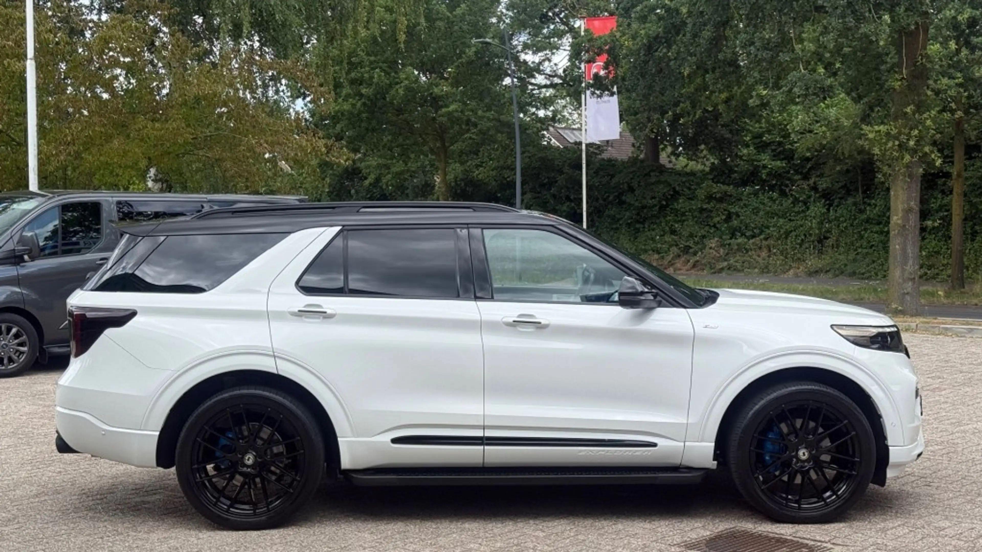 Ford Explorer 3.0 V6 EB PHEV ST-LINE / FULL WHITE EDITION / 20in — photo 14