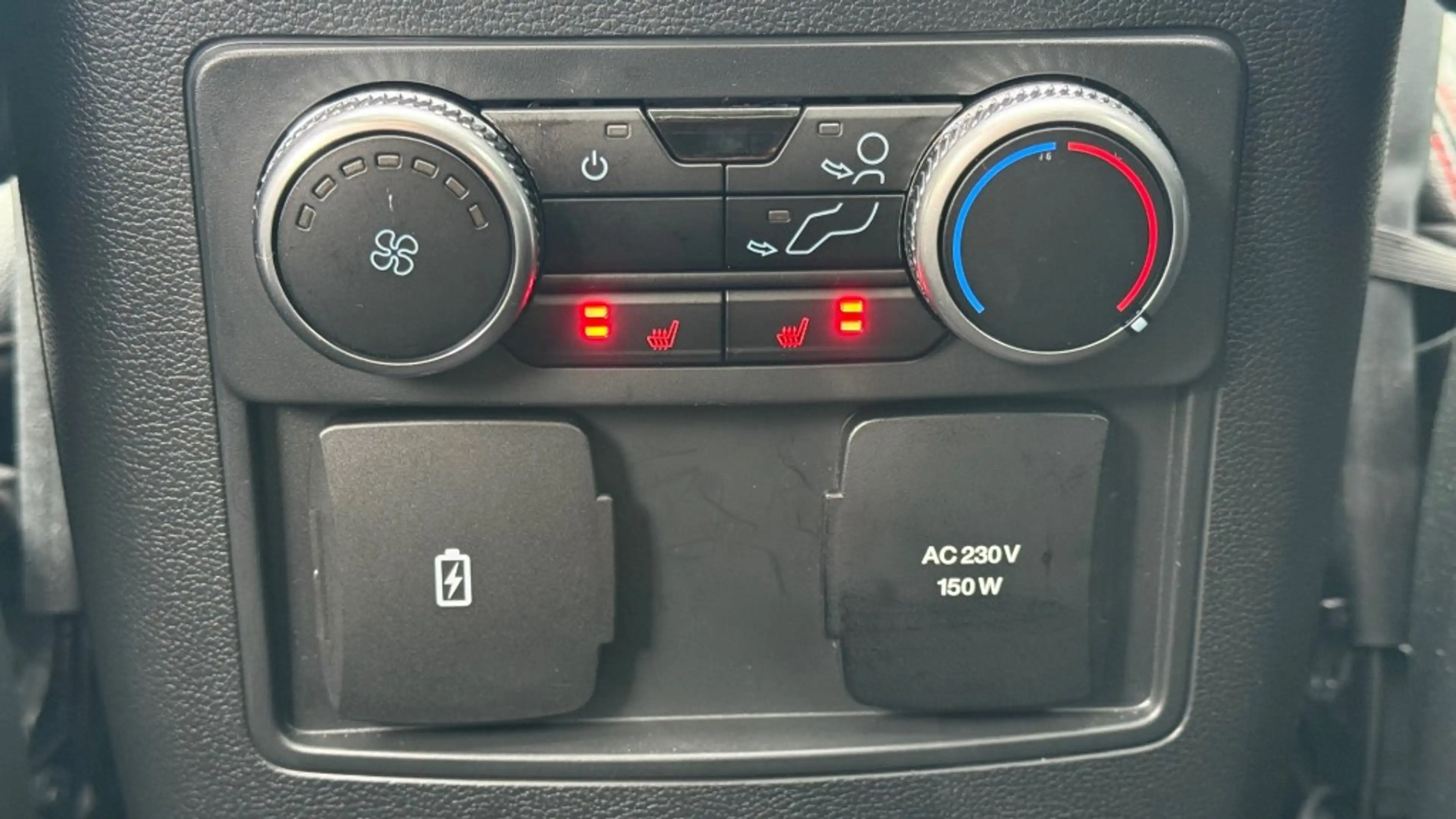 Ford Explorer 3.0 V6 EB PHEV ST-LINE / FULL WHITE EDITION / 20in — photo 9