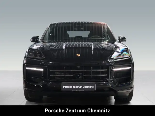 Porsche Cayenne view 4
