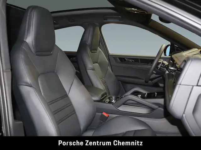 Porsche Cayenne view 14
