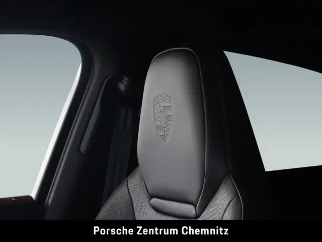 Porsche Cayenne view 15