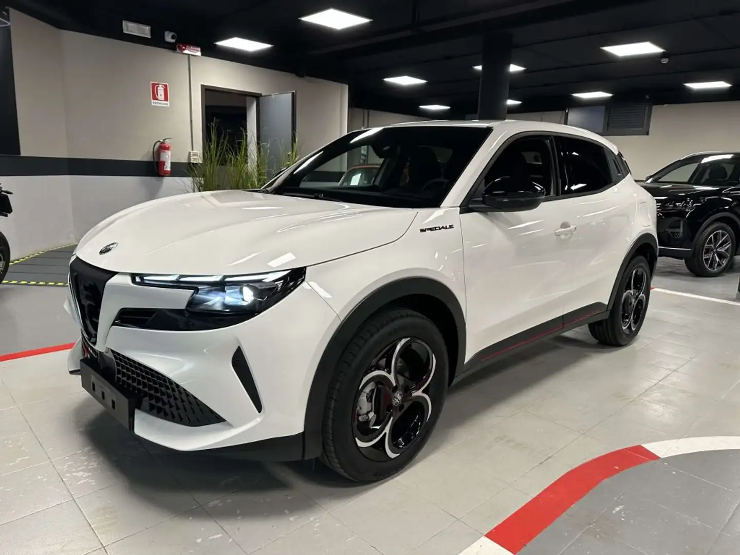 Alfa Romeo Junior 1.2 ibrida Speciale 145 cv edct6 Bianco - 1