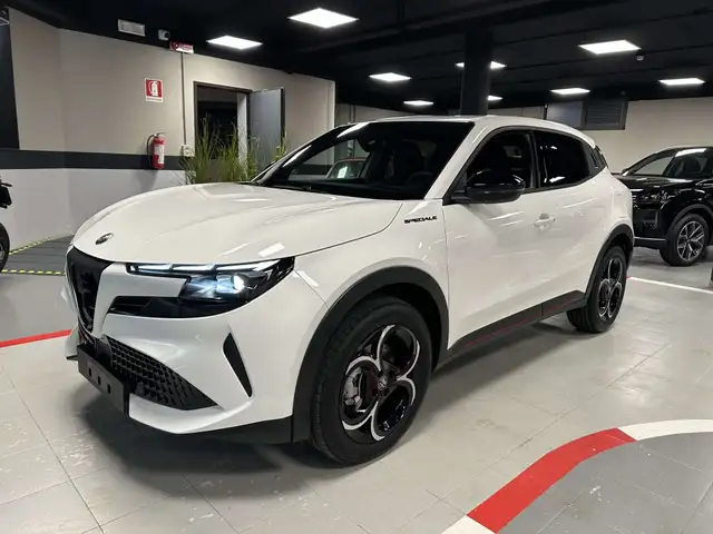 Alfa Romeo Junior 1.2 ibrida Speciale 145 cv edct6