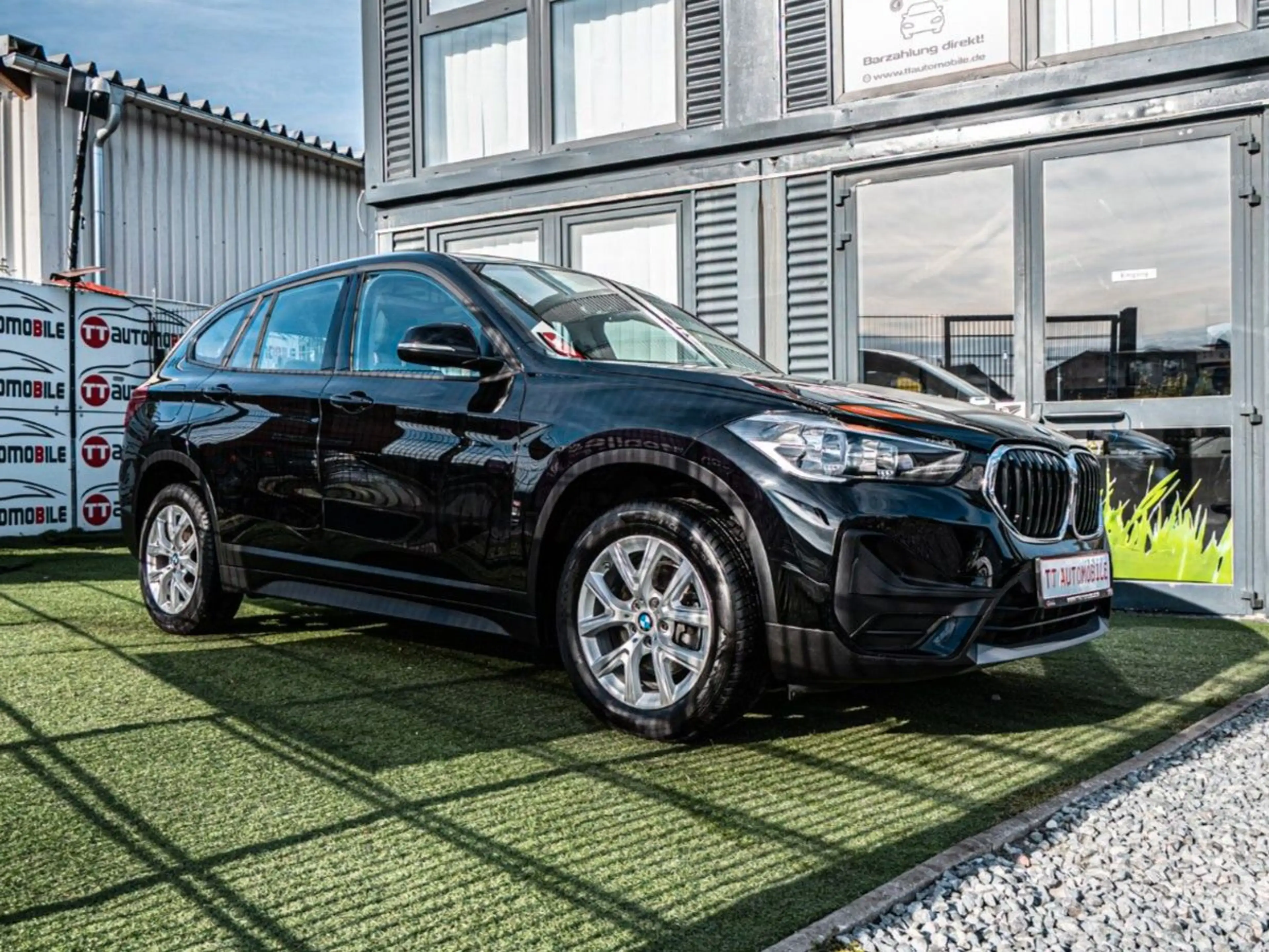 BMW X1 18i sDrive 1.HAND|PANO|NAVI|SHZ