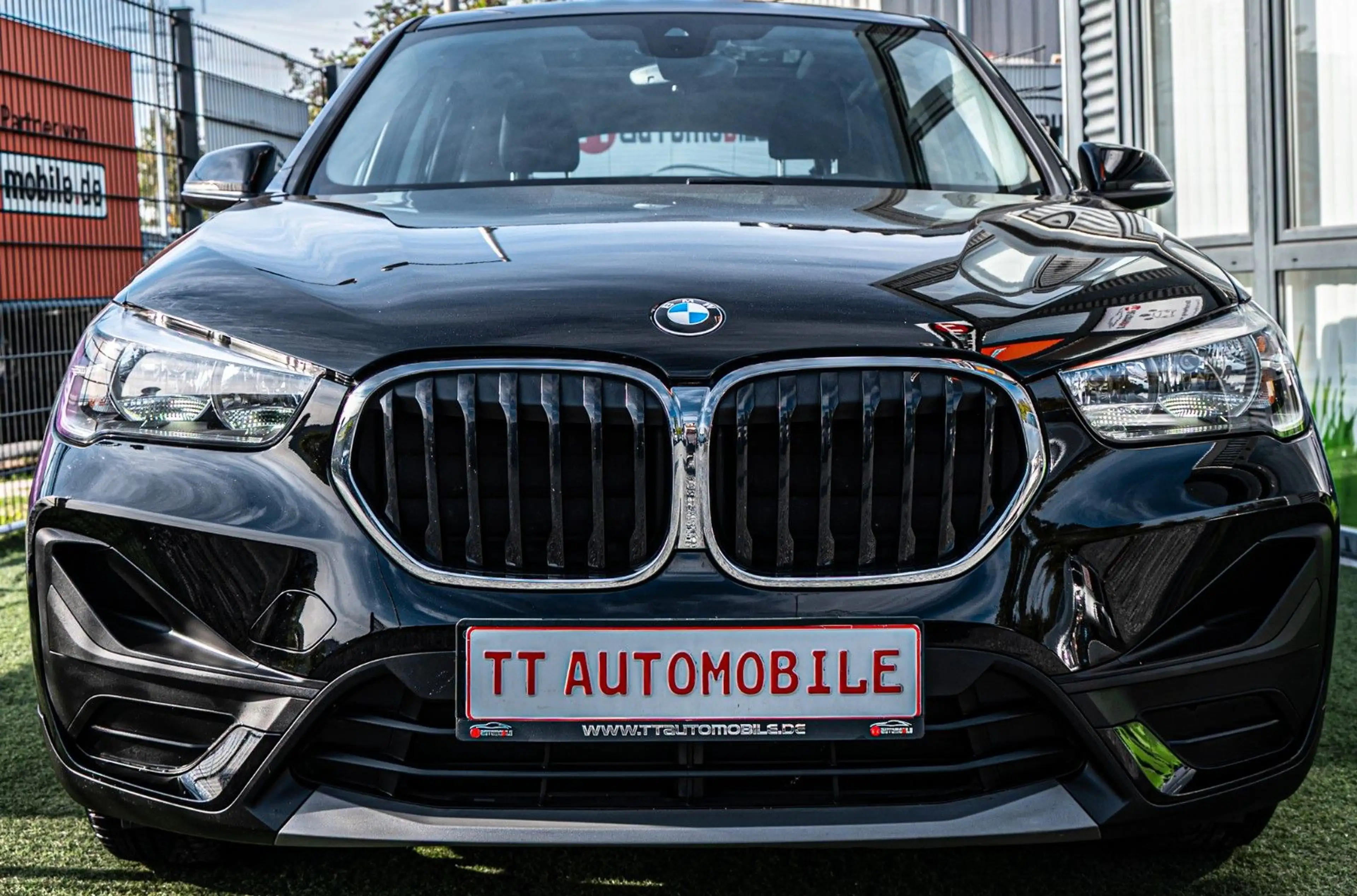 BMW X1 18i sDrive 1.HAND|PANO|NAVI|SHZ — photo 3