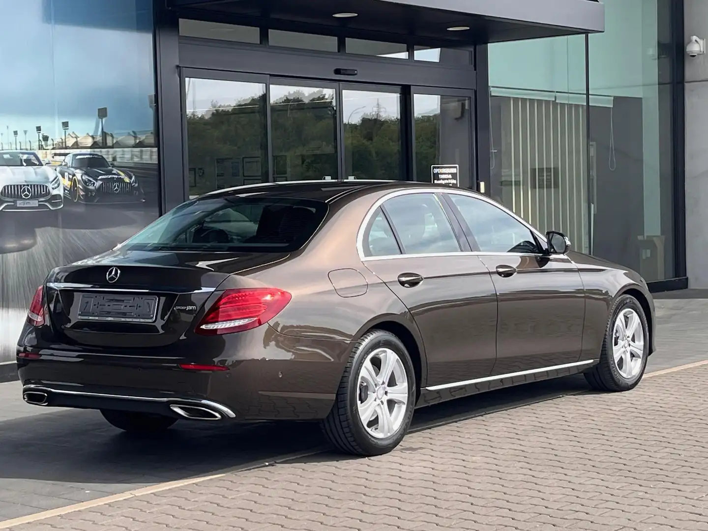 Mercedes-Benz E 200 Berline Avantgarde Marrone - 2