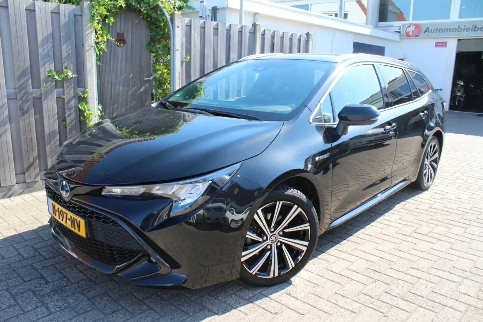 Toyota Corolla Touring Sports 1.8 Hybrid Dynamic Noir - 2