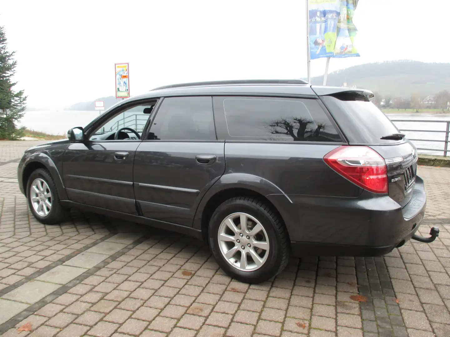 Subaru OUTBACK Outback 2.5i Automatik, Allrad, Topzustand!!! Schwarz - 1