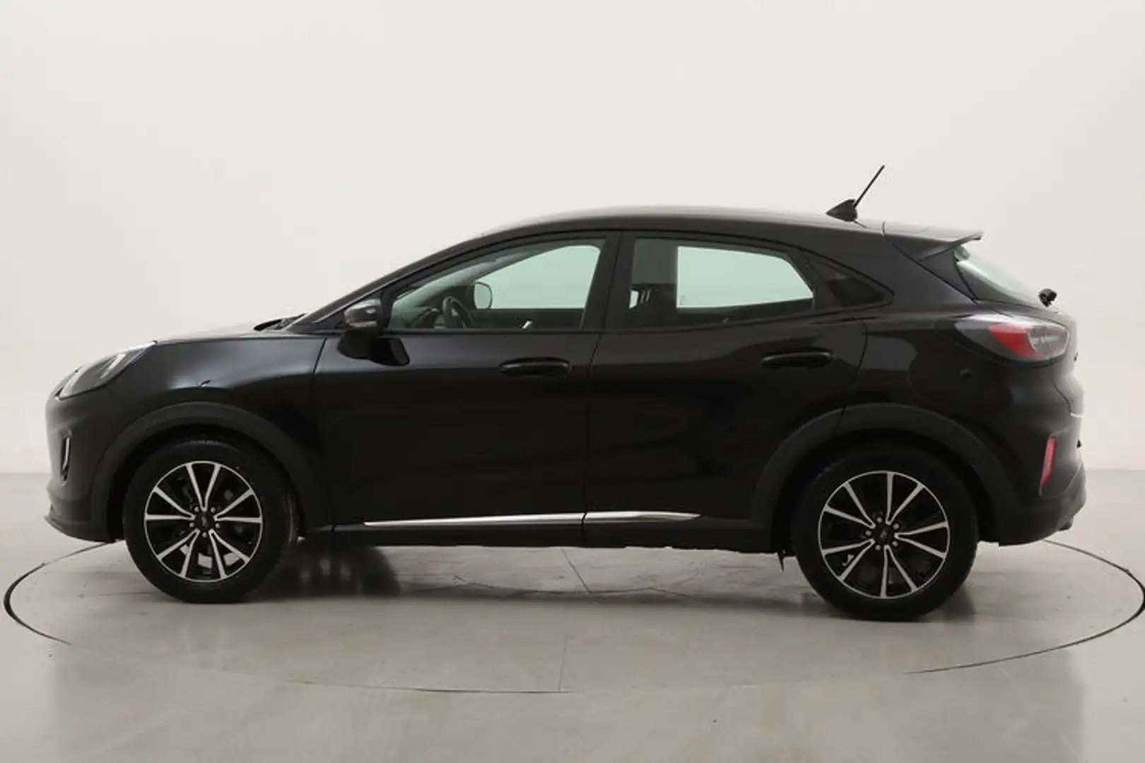 Ford Puma Hybrid Titanium 1.0 Mild Hybrid 125CV Schwarz - 2