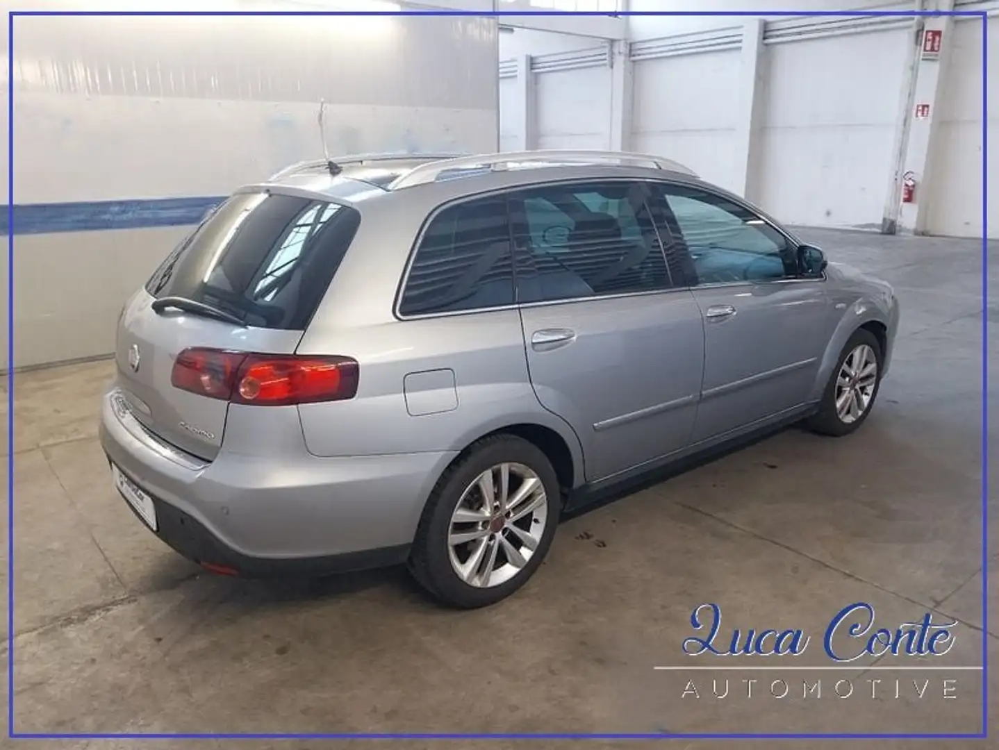 Fiat Croma 1.9 mjt 16v Must 150cv Automatica -Garanzia12m- Plateado - 2