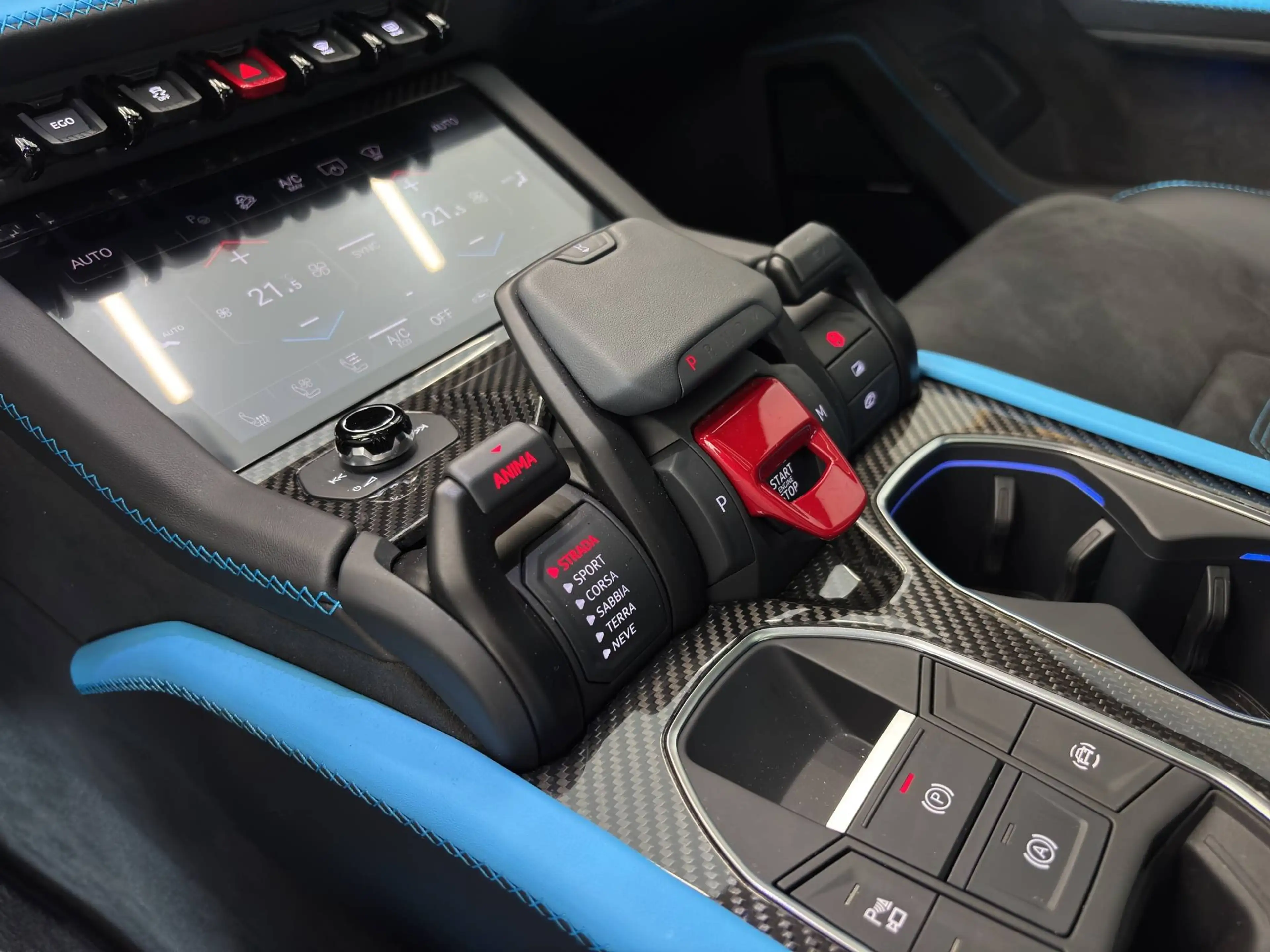Lamborghini Urus SE — photo 11
