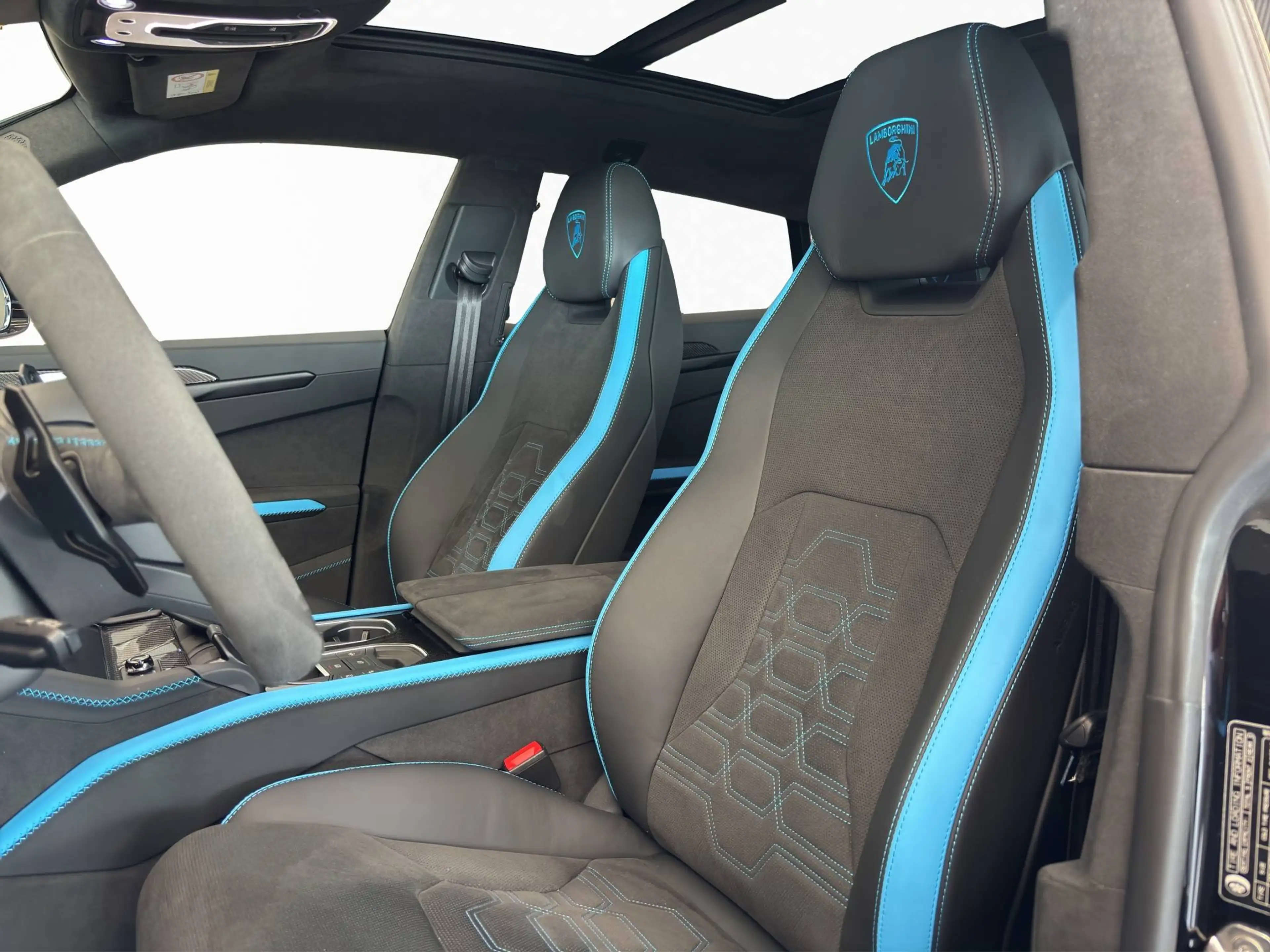 Lamborghini Urus SE — photo 8