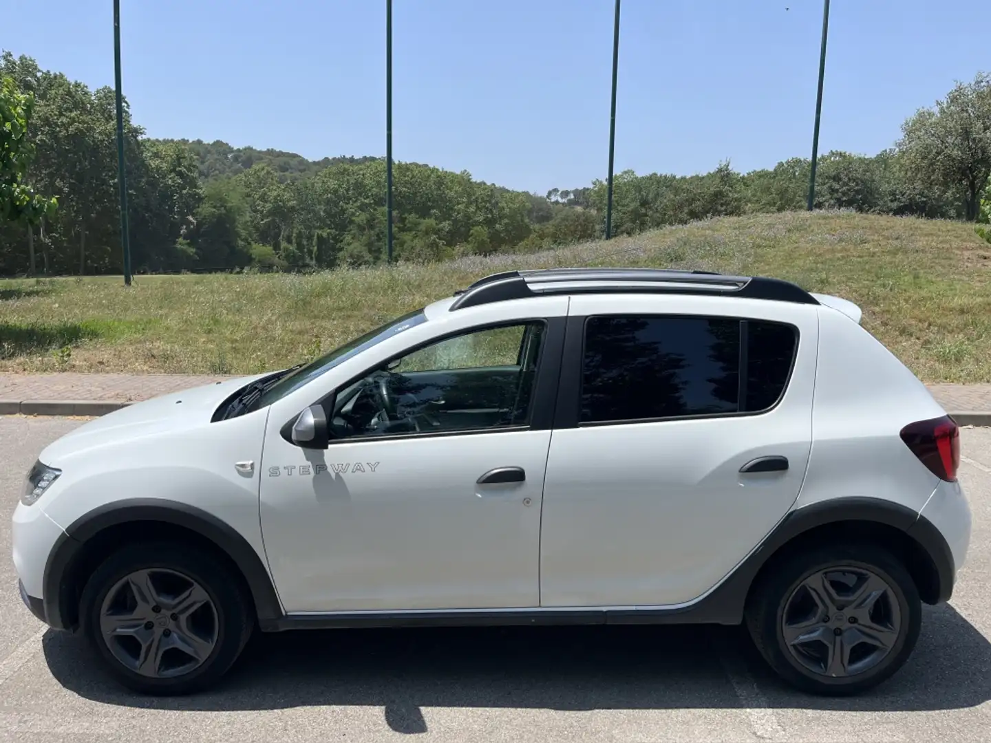Dacia Sandero 0.9 TCE Comfort 66kW - 2