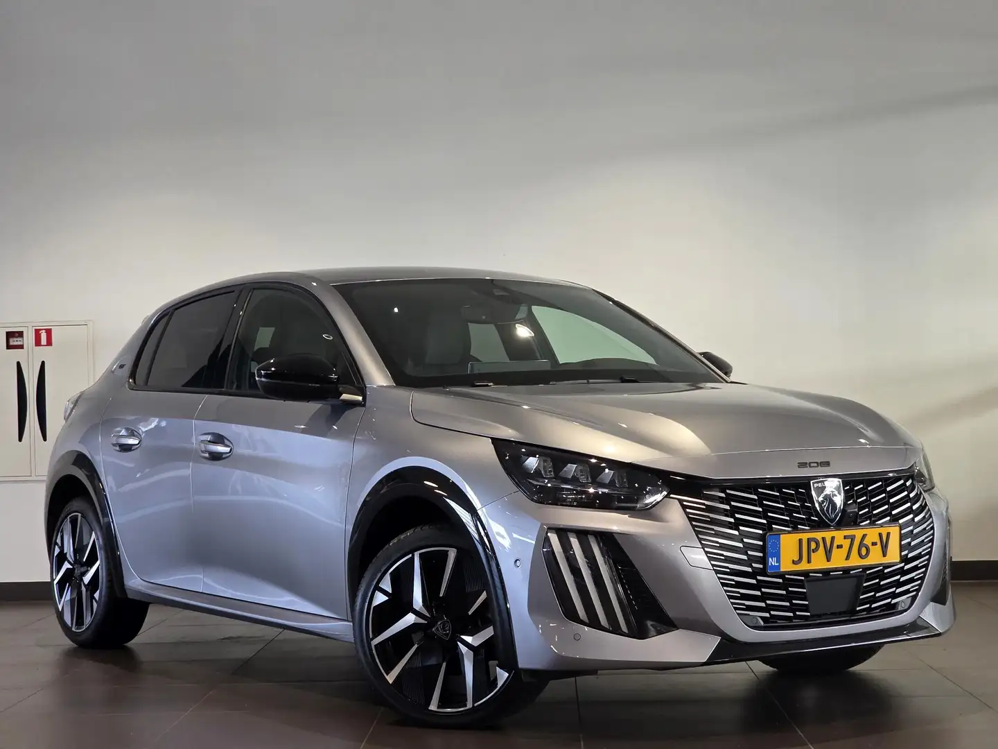 Peugeot 208 GT 1.2 Turbo 100pk H6 | ADAPTIVE CRUISE | 360° CAM Gris - 2