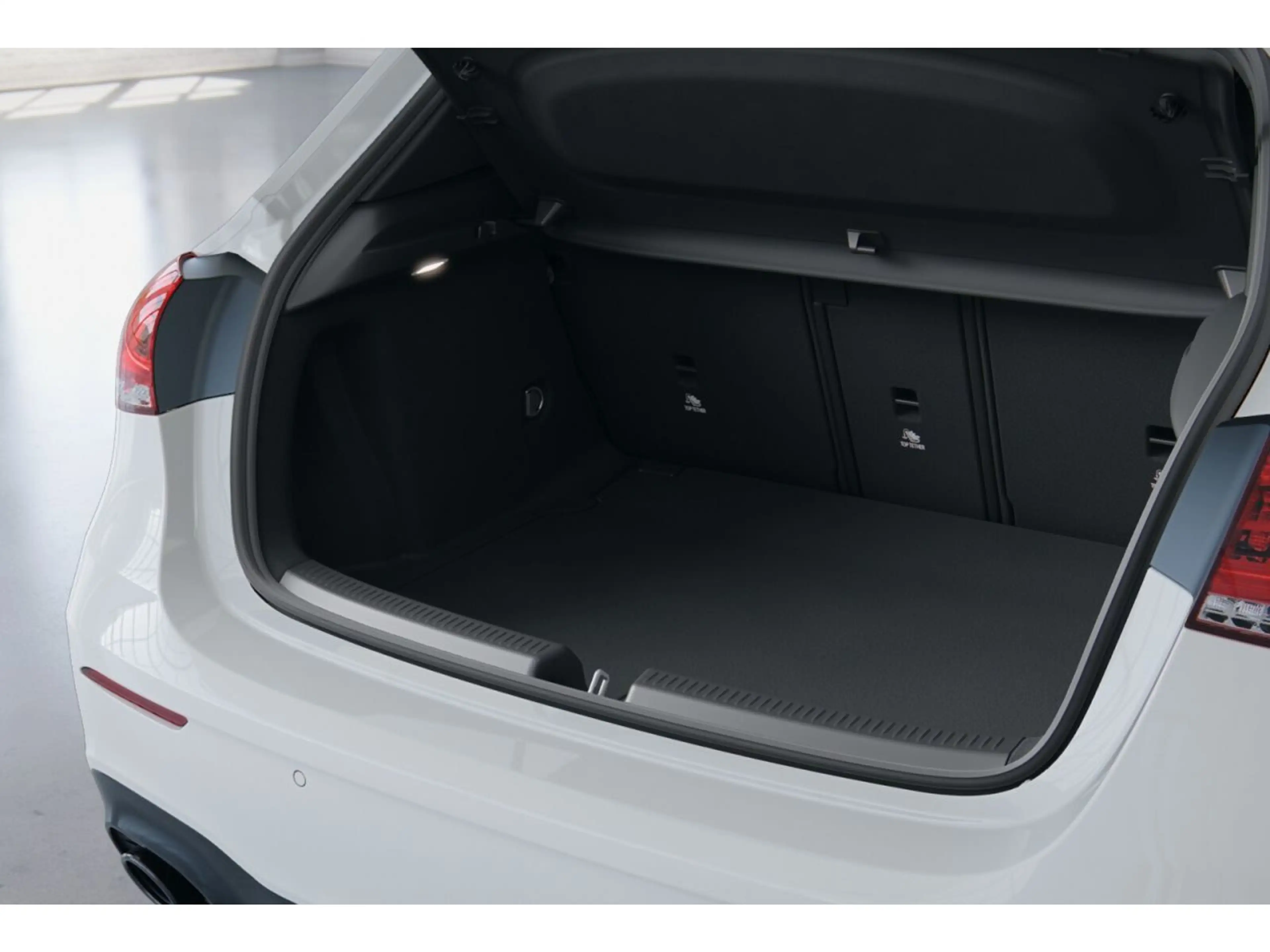Mercedes-Benz A 35 AMG AMG A 35 4M DISTRONIC Panorama MULTIBEAM LED — photo 11