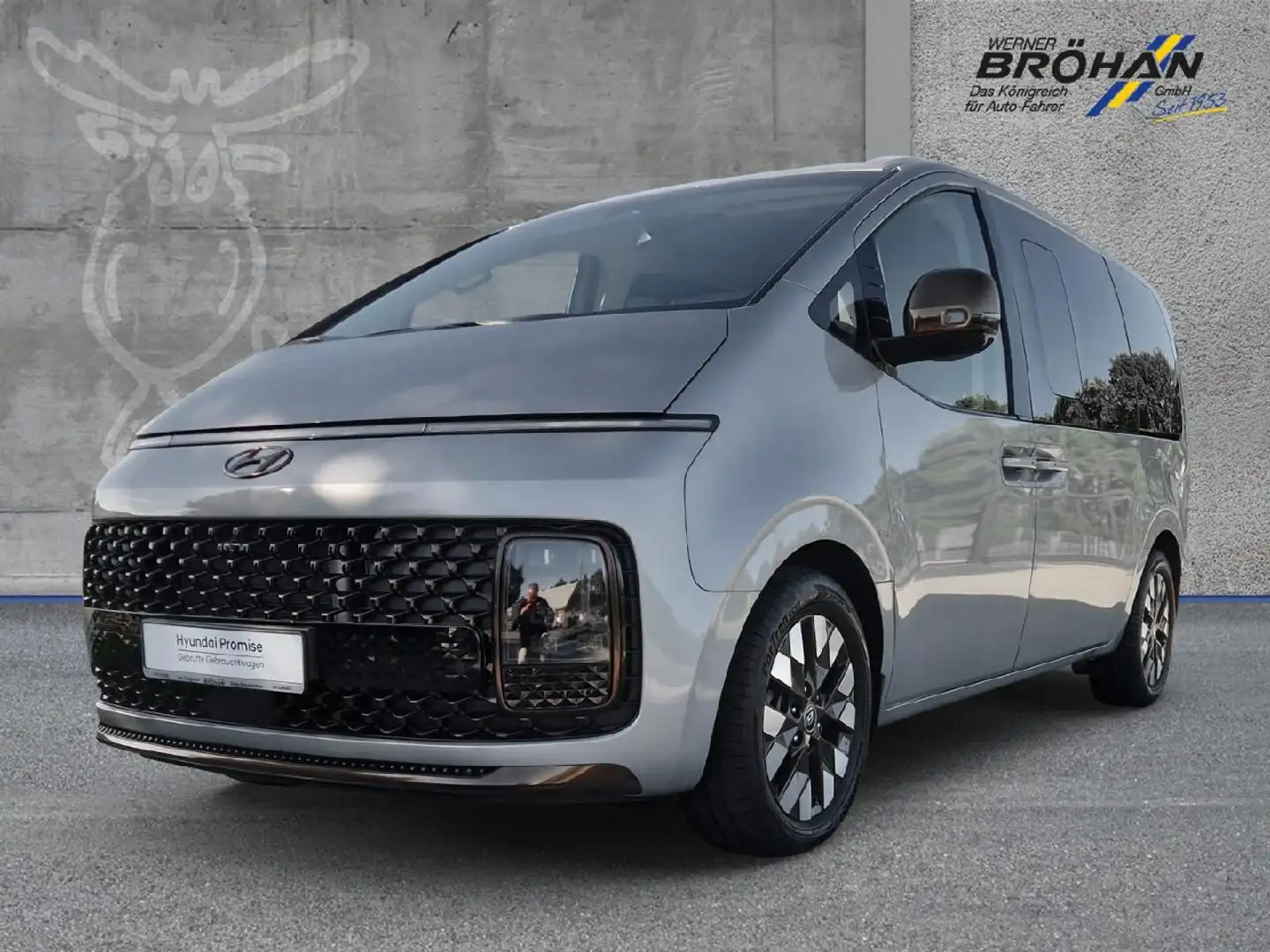 Hyundai STARIA 2.2 CRDi Signature 2WD Grau - 1