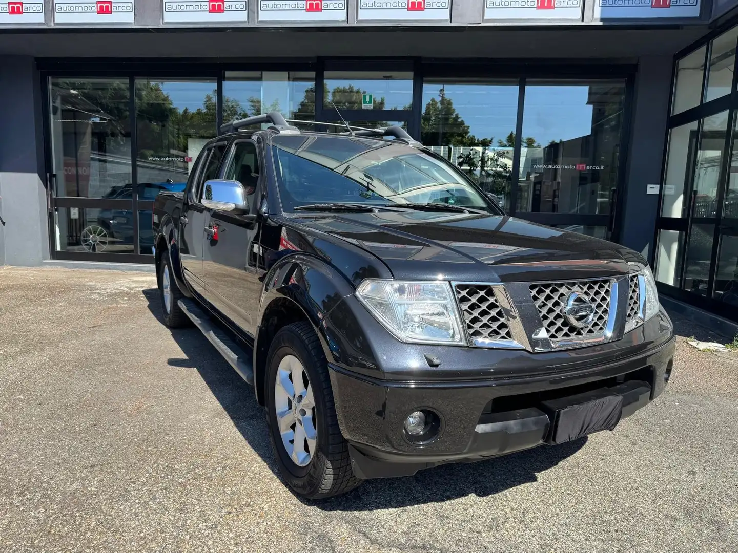 Nissan Navara Navara d.cab 2.5 dci LE 171cv Nero - 1