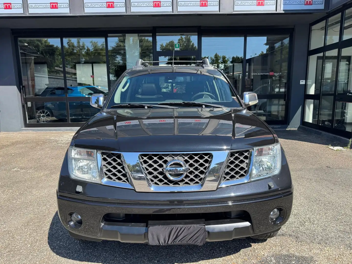 Nissan Navara Navara d.cab 2.5 dci LE 171cv Nero - 2