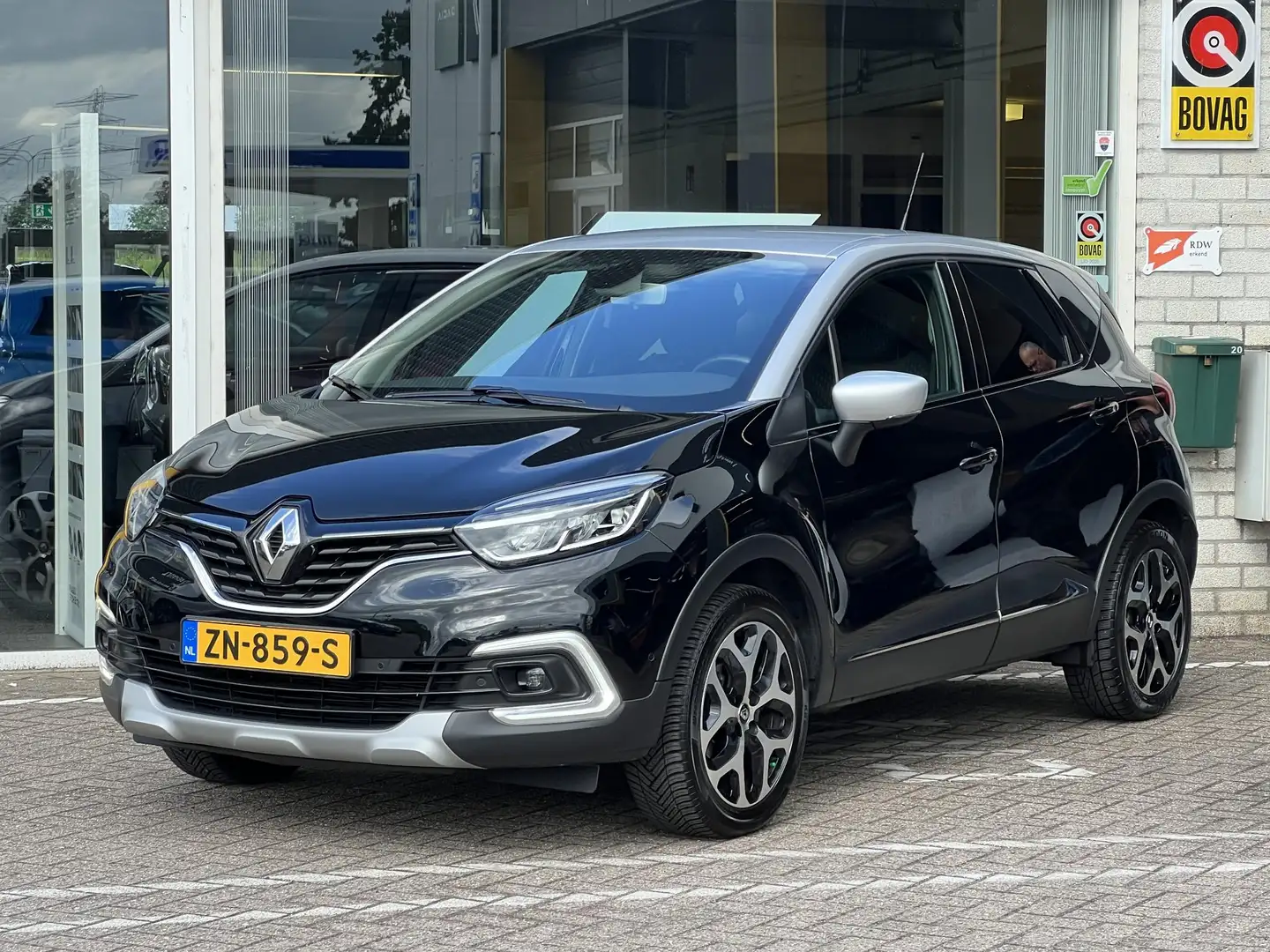 Renault Captur 0.9 TCe Intens | Trekhaak | Navigatie | Achteruitr Zwart - 2