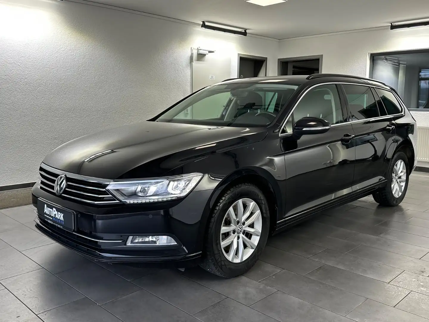 Volkswagen Passat Variant Comfortline*Abstandstempomat*LED* Black - 1